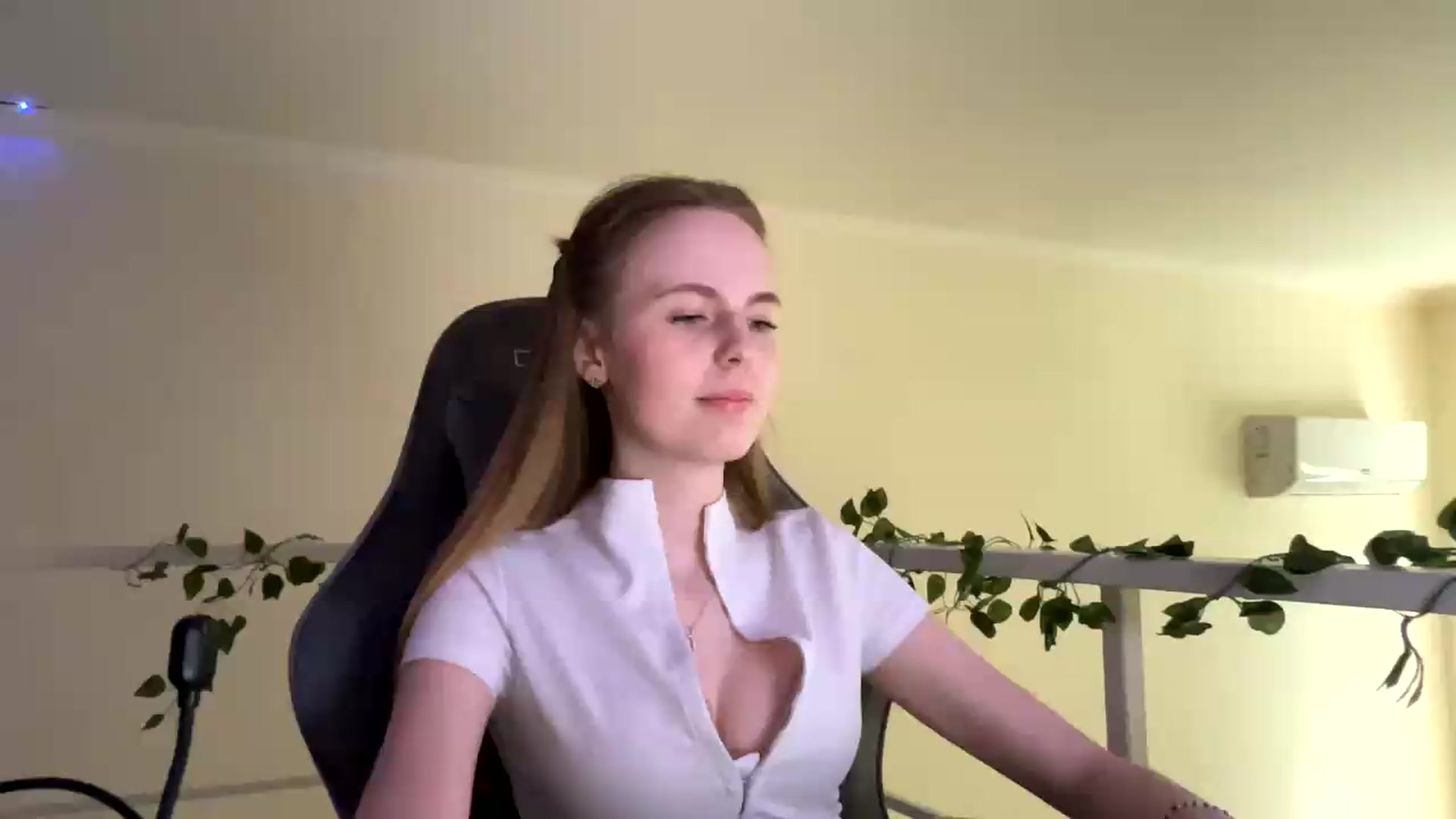 Gallery image thumbnail from SelinaMynx's myfreecams stream on, 06/28/2026, 13:55 image 1 of 20