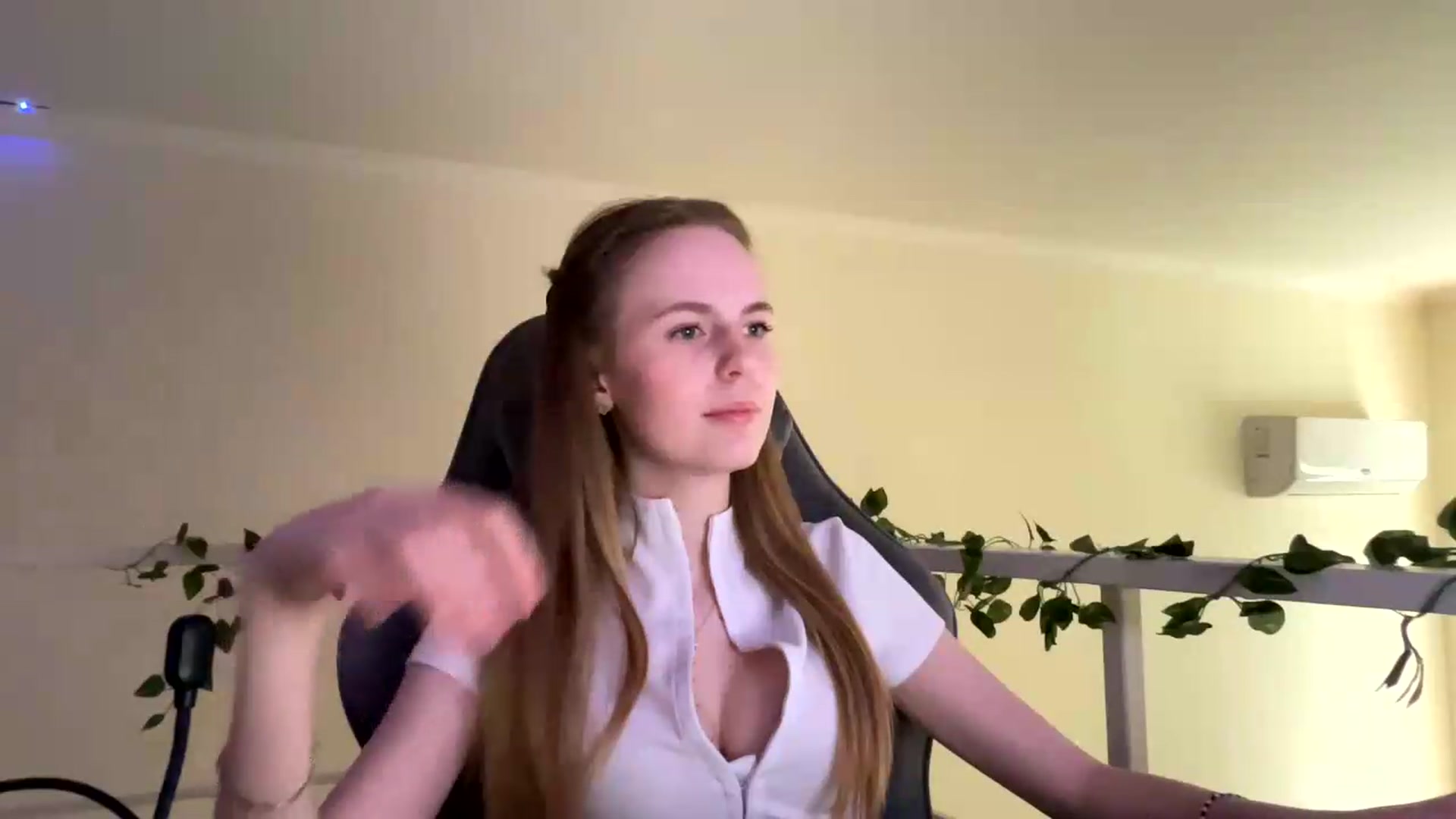 Gallery image thumbnail from SelinaMynx's myfreecams stream on, 06/28/2026, 13:55 image 6 of 20