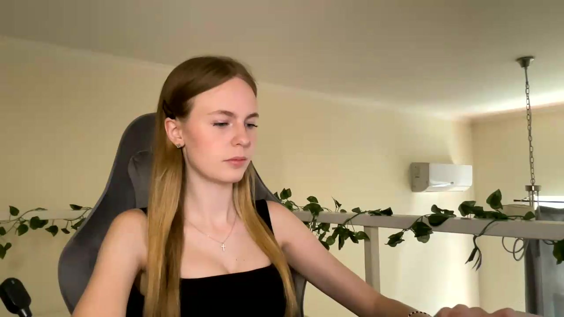 Gallery image thumbnail from SelinaMynx's myfreecams stream on, 06/29/2026, 08:13 image 16 of 20