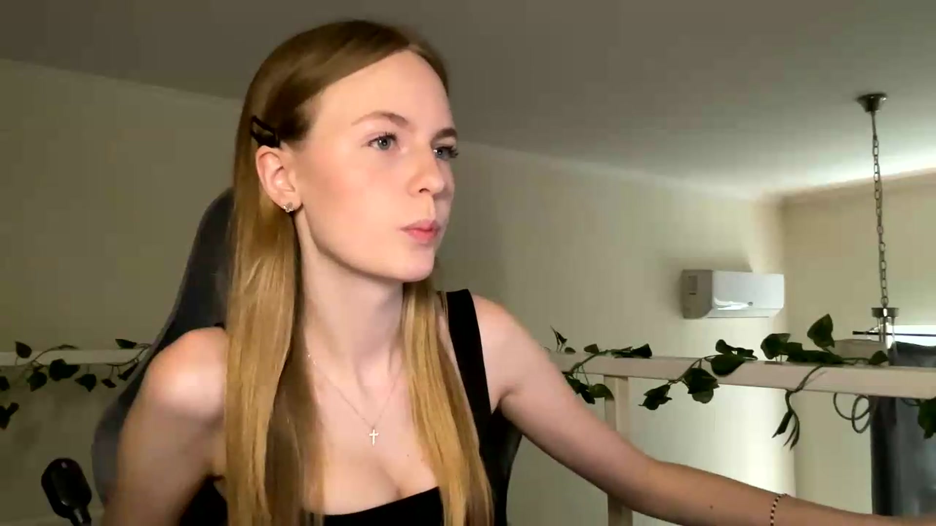 Gallery image thumbnail from SelinaMynx's myfreecams stream on, 06/29/2026, 08:13 image 19 of 20