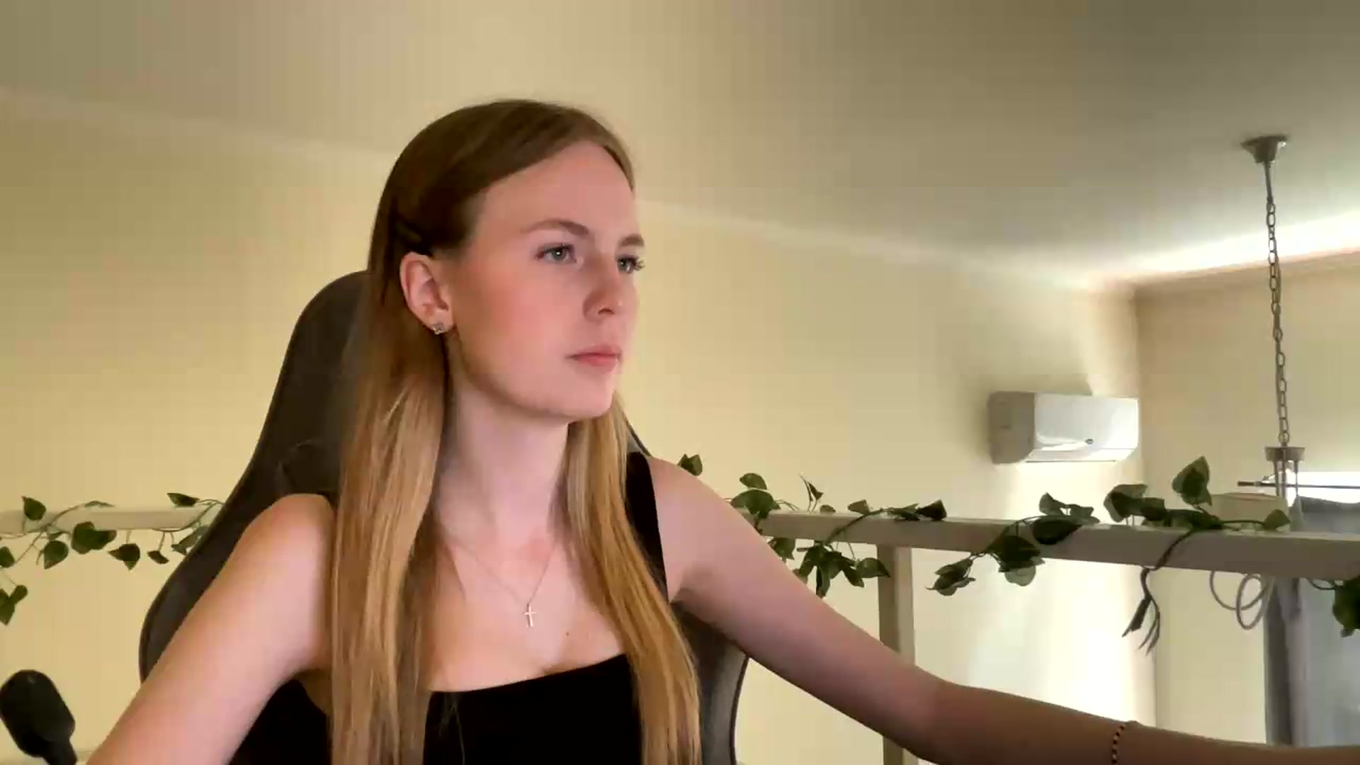 Gallery image thumbnail from SelinaMynx's myfreecams stream on, 06/29/2026, 08:13 image 7 of 20