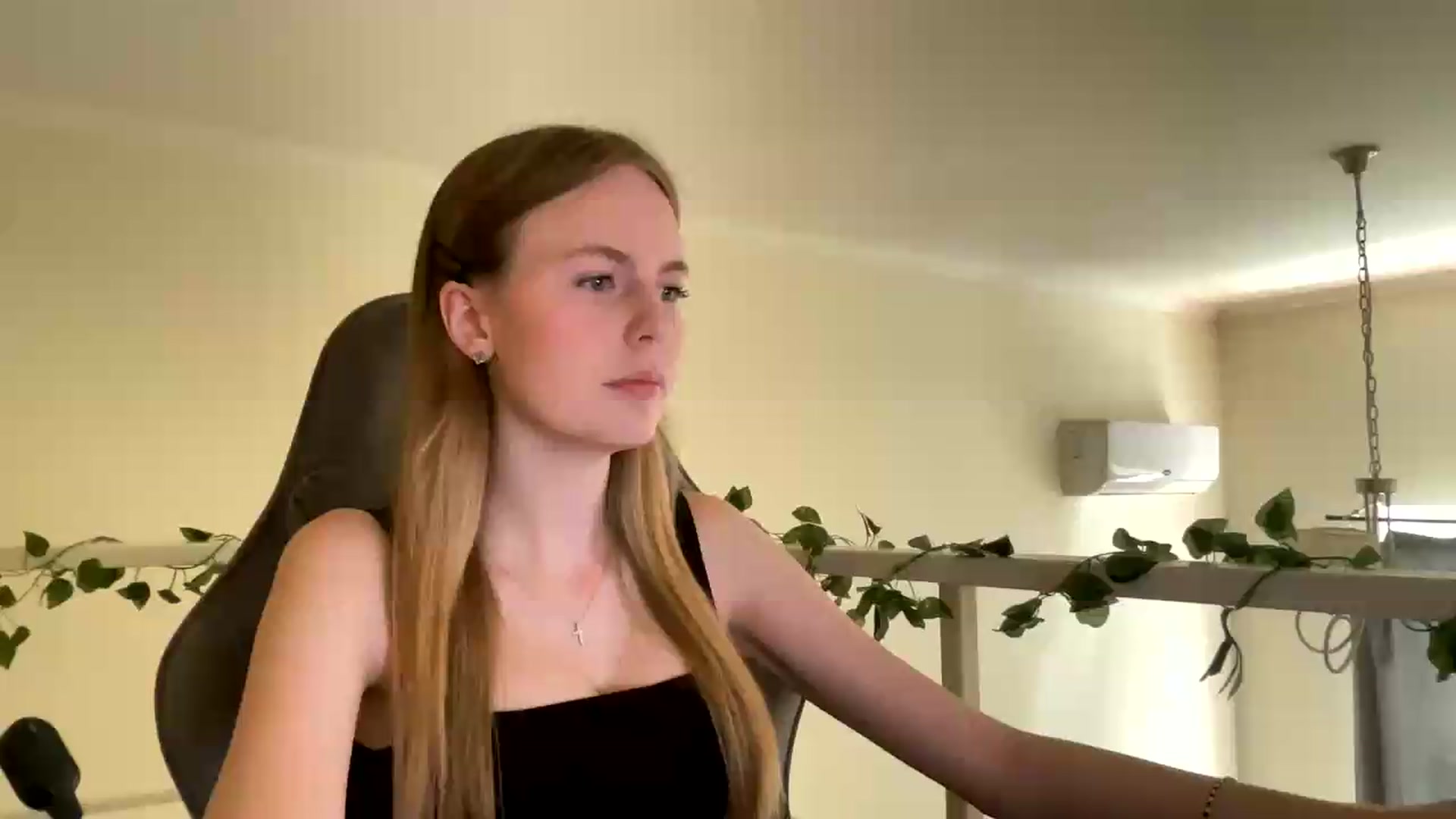 Gallery image thumbnail from SelinaMynx's myfreecams stream on, 06/29/2026, 08:13 image 12 of 20