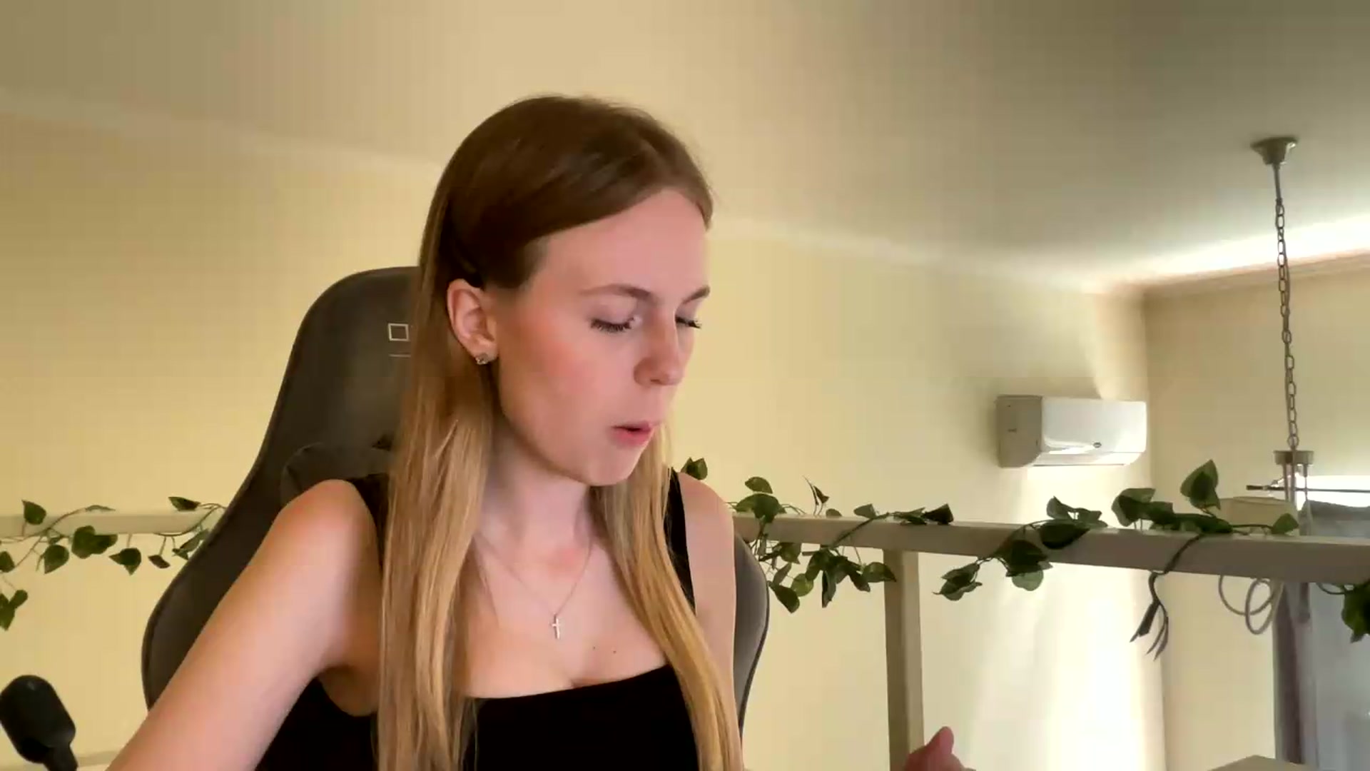 Gallery image thumbnail from SelinaMynx's myfreecams stream on, 06/29/2026, 08:13 image 4 of 20