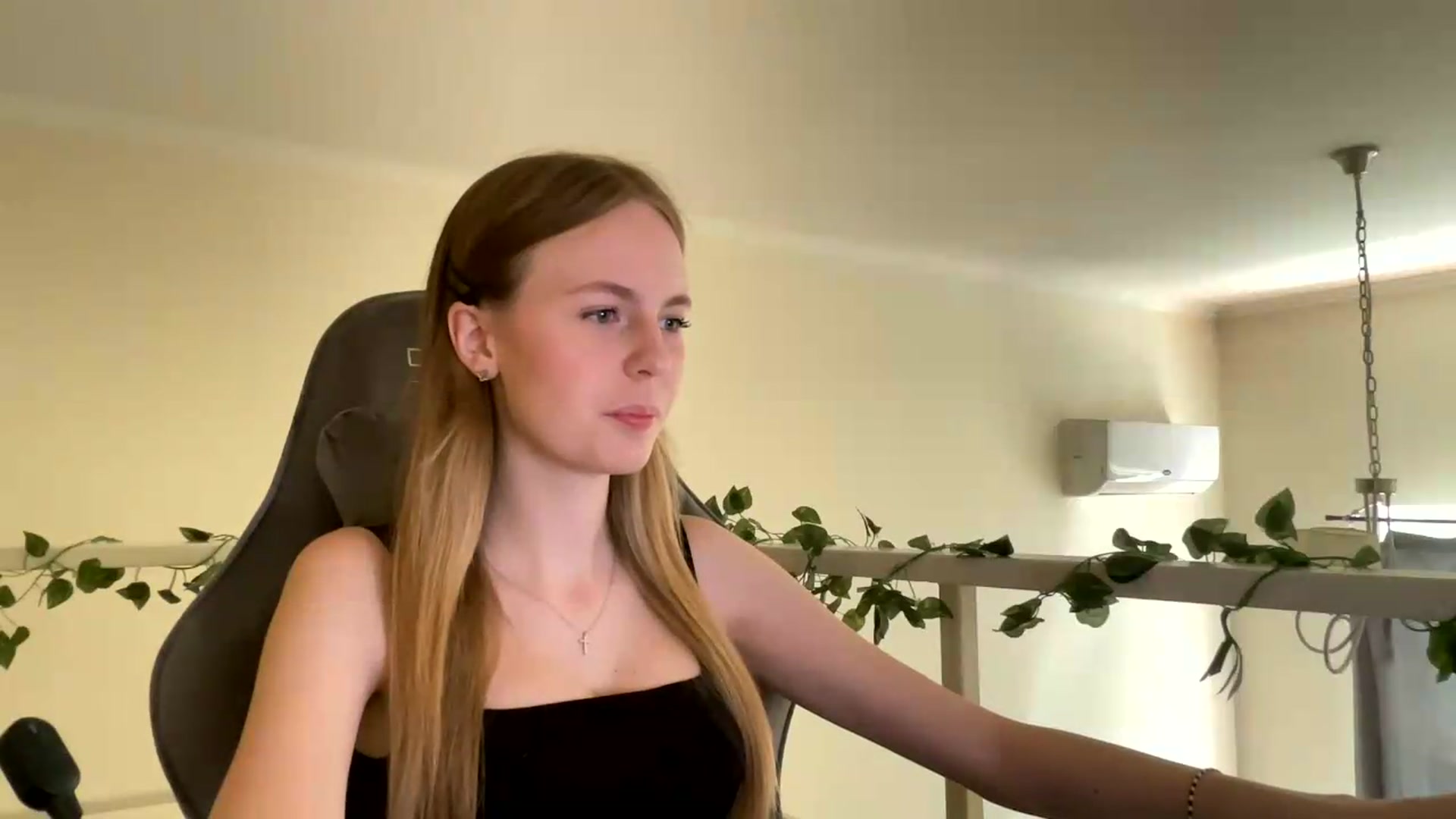 Gallery image thumbnail from SelinaMynx's myfreecams stream on, 06/29/2026, 08:13 image 14 of 20