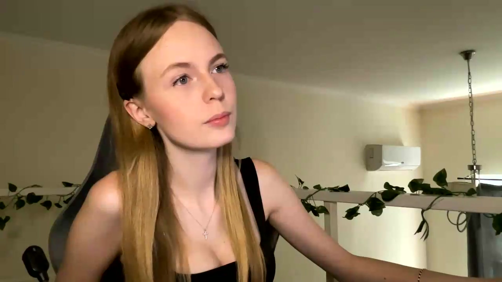 Gallery image thumbnail from SelinaMynx's myfreecams stream on, 06/29/2026, 08:13 image 20 of 20