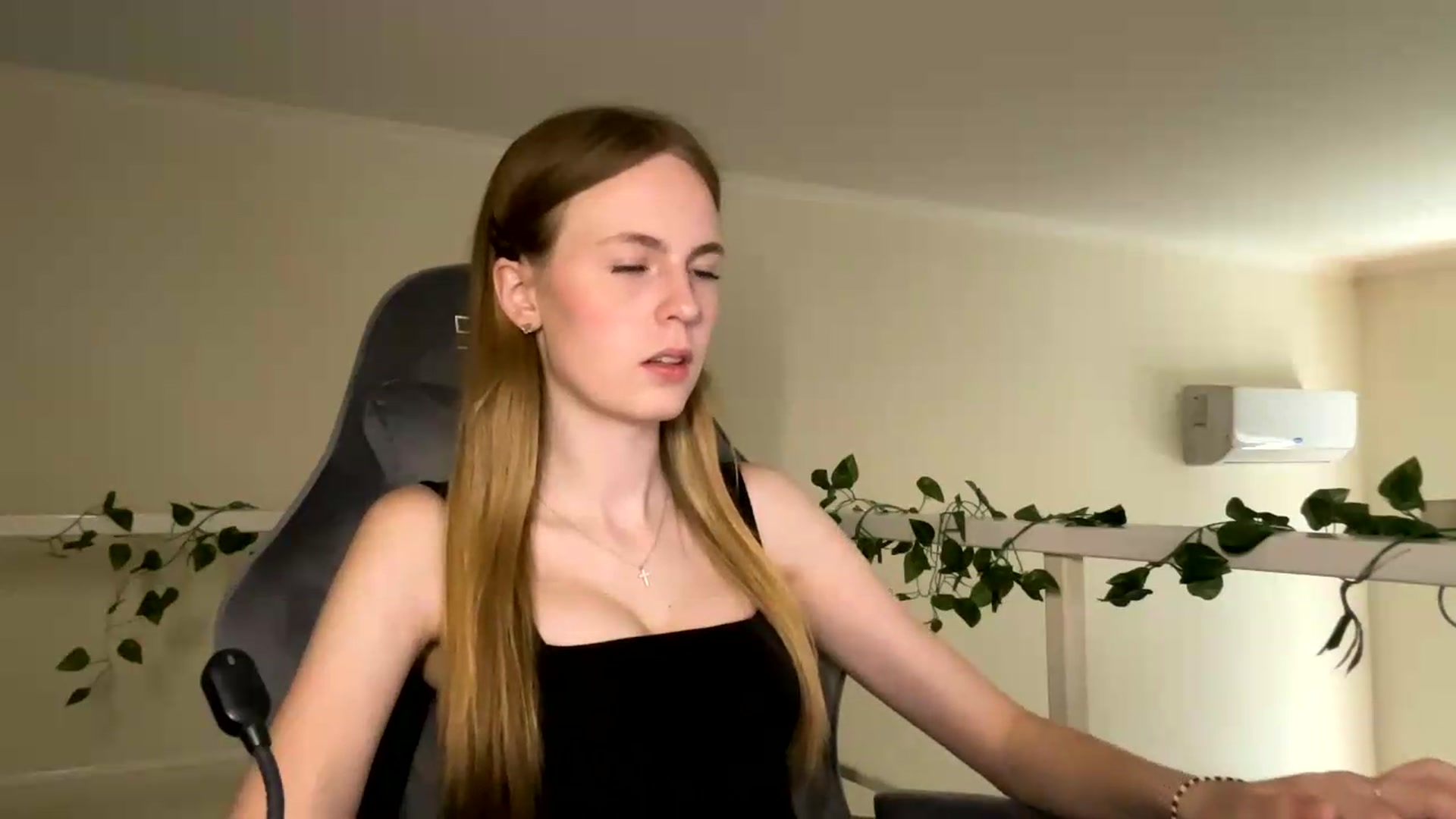 Gallery image thumbnail from SelinaMynx's myfreecams stream on, 06/29/2026, 08:51 image 4 of 20