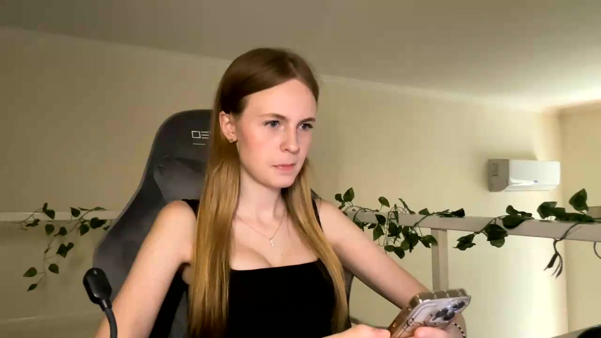Gallery image thumbnail from SelinaMynx's myfreecams stream on, 06/29/2026, 08:51 image 6 of 20