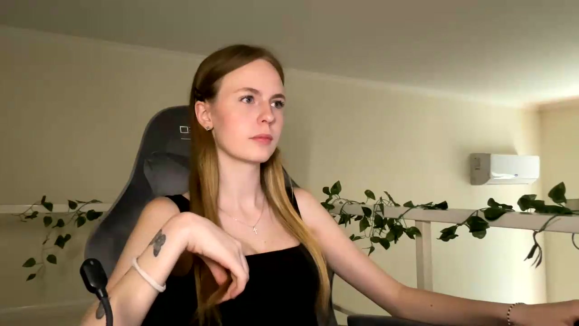 Gallery image thumbnail from SelinaMynx's myfreecams stream on, 06/29/2026, 08:51 image 3 of 20