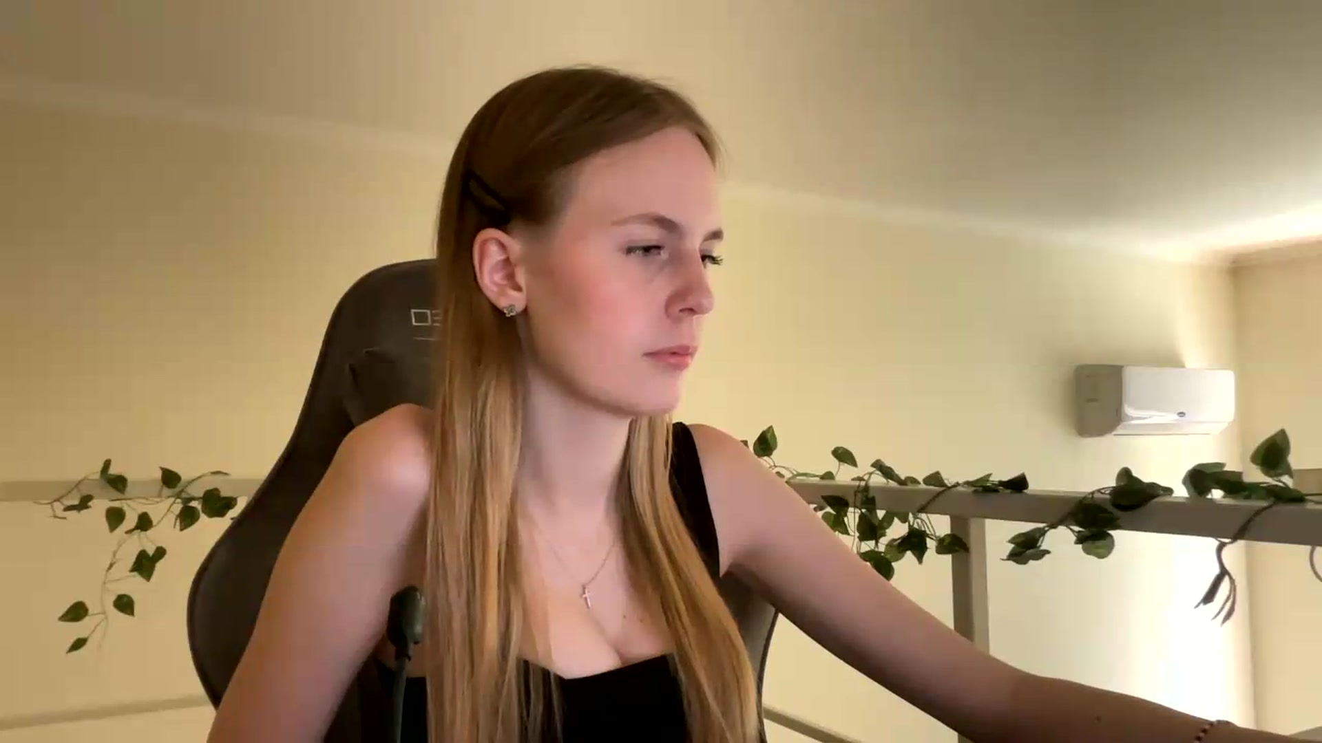 Gallery image thumbnail from SelinaMynx's myfreecams stream on, 06/29/2026, 10:18 image 15 of 20