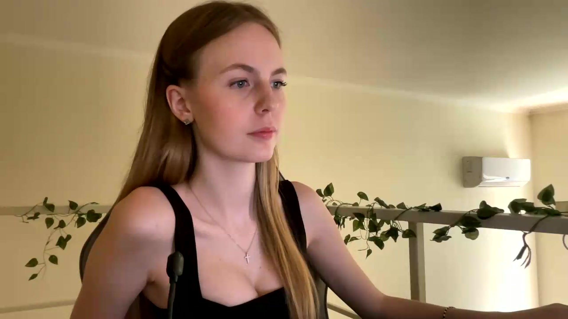 Gallery image thumbnail from SelinaMynx's myfreecams stream on, 06/29/2026, 10:18 image 19 of 20