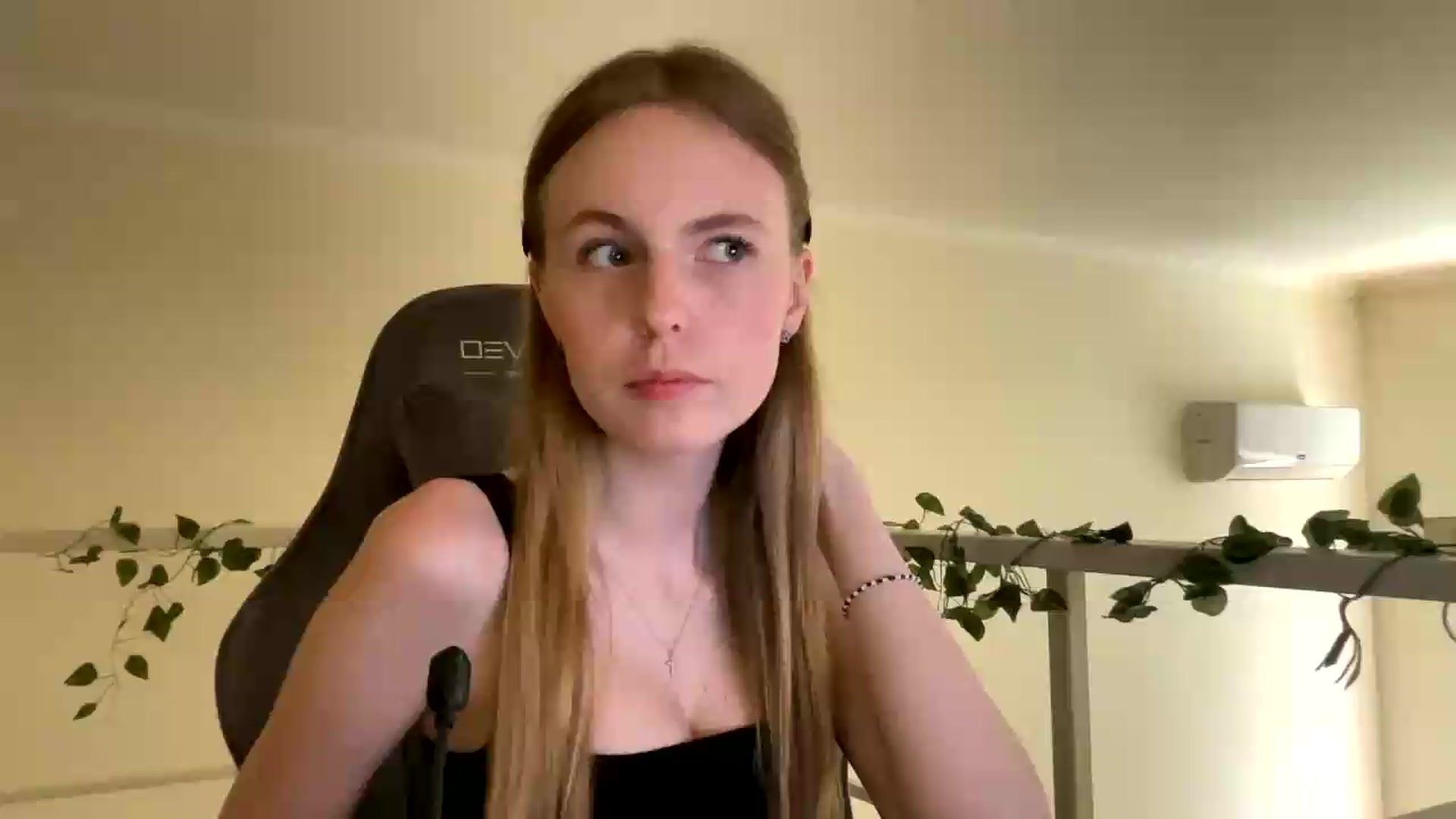 Gallery image thumbnail from SelinaMynx's myfreecams stream on, 06/29/2026, 10:18 image 1 of 20