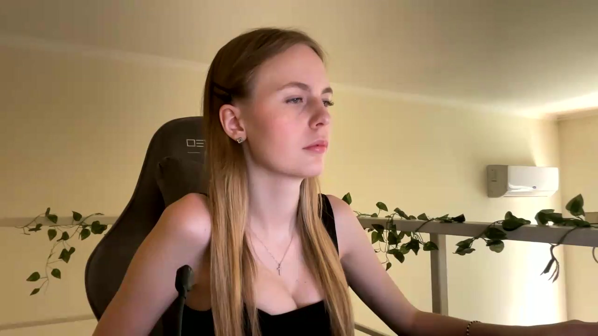Gallery image thumbnail from SelinaMynx's myfreecams stream on, 06/29/2026, 10:18 image 10 of 20