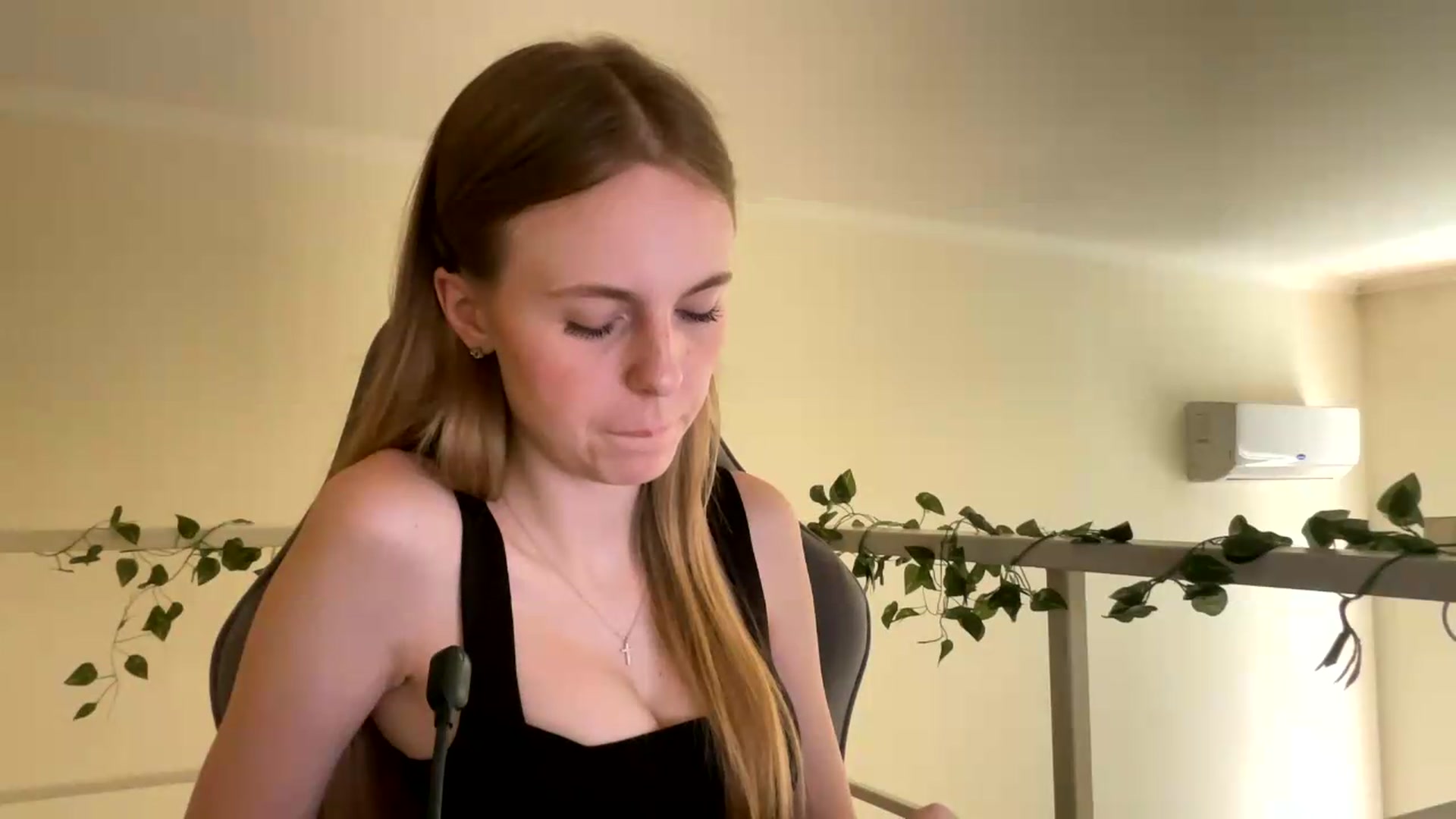 Gallery image thumbnail from SelinaMynx's myfreecams stream on, 06/29/2026, 10:18 image 20 of 20