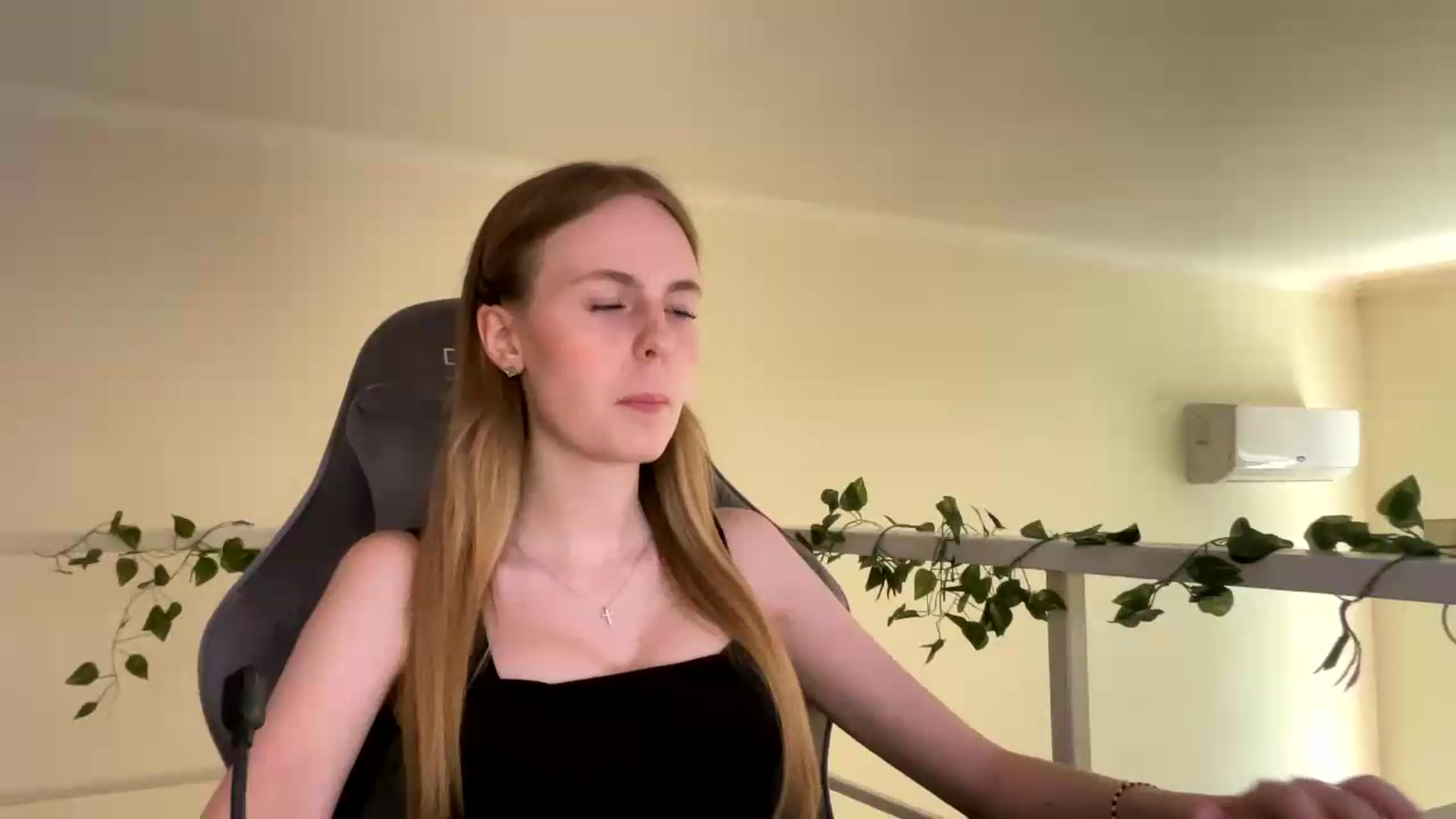 Gallery image thumbnail from SelinaMynx's myfreecams stream on, 06/29/2026, 12:10 image 13 of 20