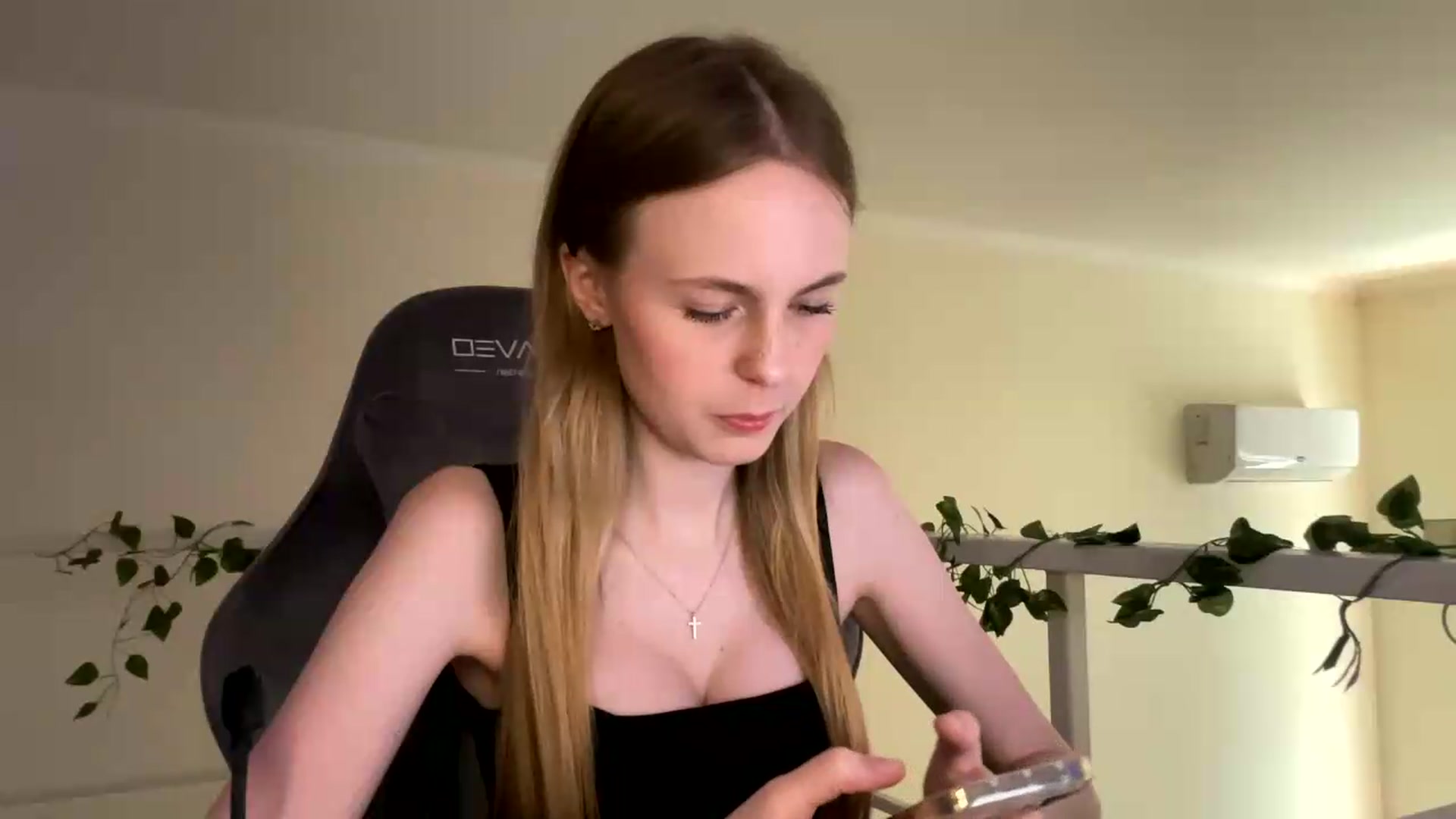 Gallery image thumbnail from SelinaMynx's myfreecams stream on, 06/29/2026, 12:10 image 11 of 20