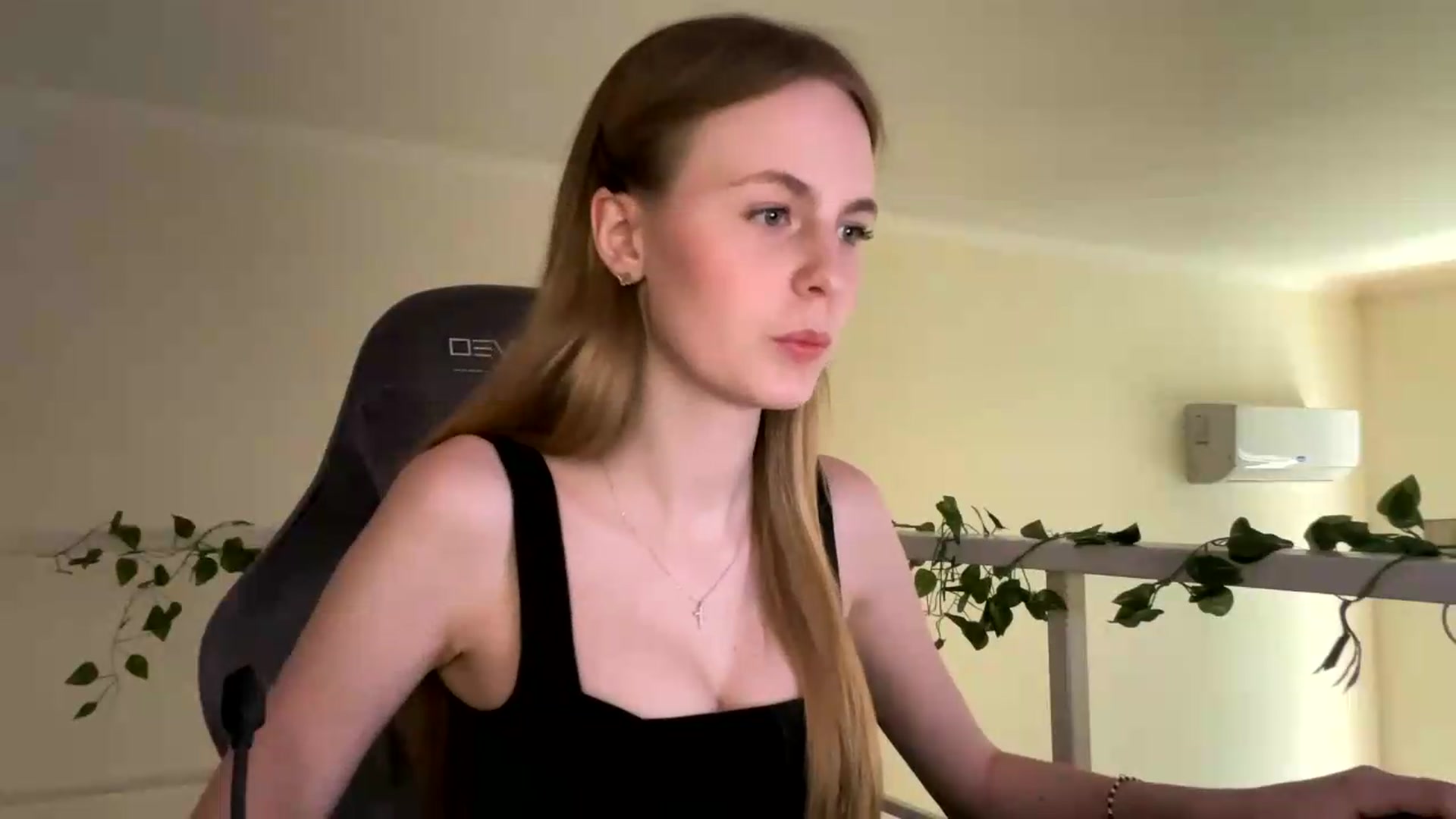 Gallery image thumbnail from SelinaMynx's myfreecams stream on, 06/29/2026, 12:10 image 18 of 20