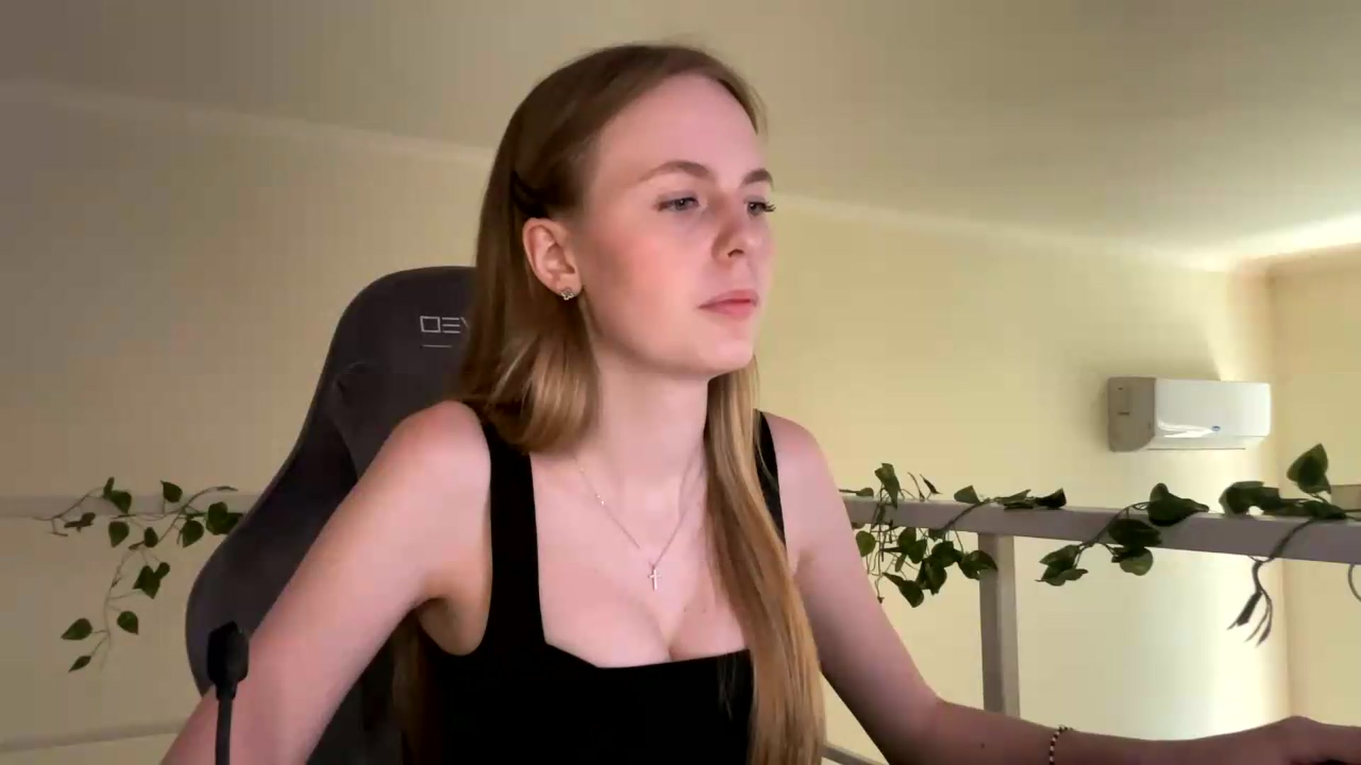 Gallery image thumbnail from SelinaMynx's myfreecams stream on, 06/29/2026, 12:10 image 20 of 20