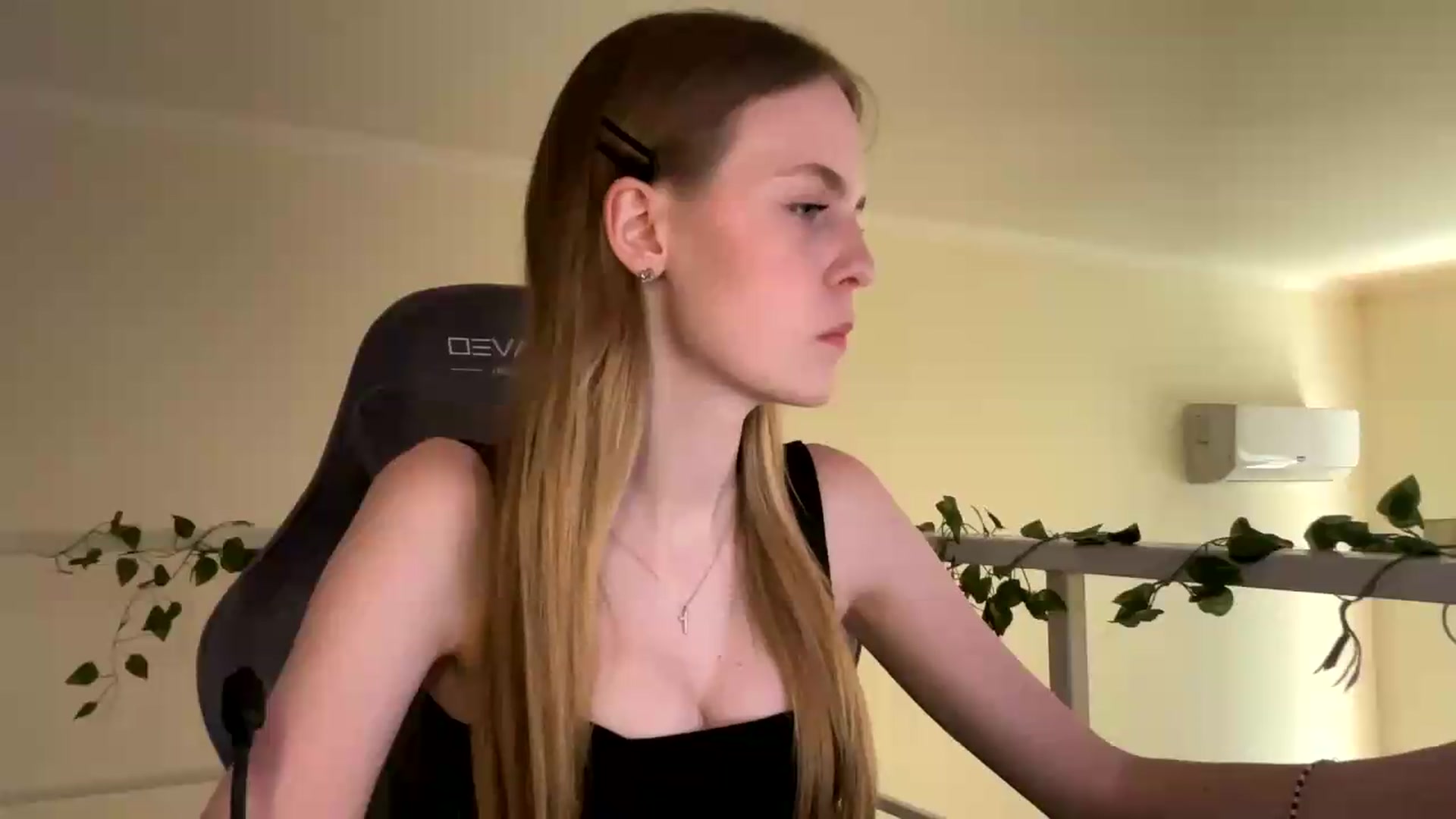 Gallery image thumbnail from SelinaMynx's myfreecams stream on, 06/29/2026, 12:10 image 15 of 20
