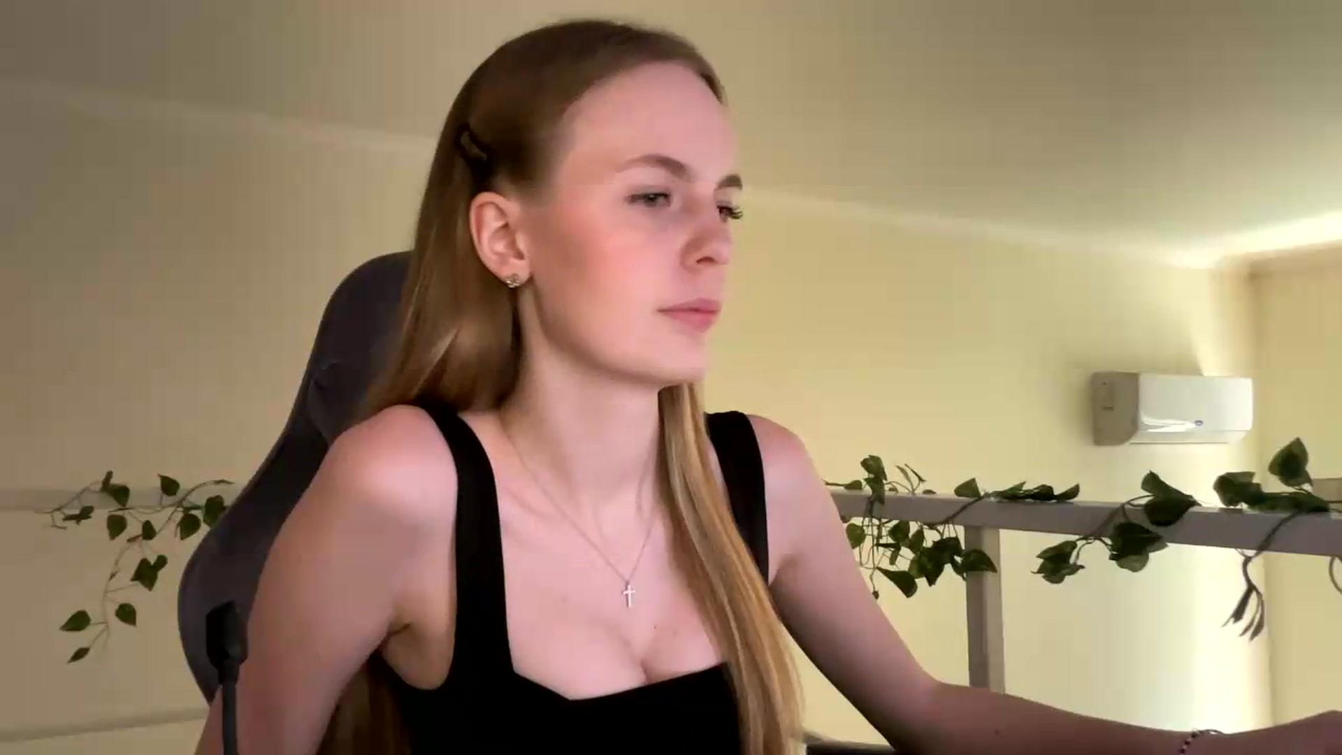 Gallery image thumbnail from SelinaMynx's myfreecams stream on, 06/29/2026, 13:28 image 8 of 20