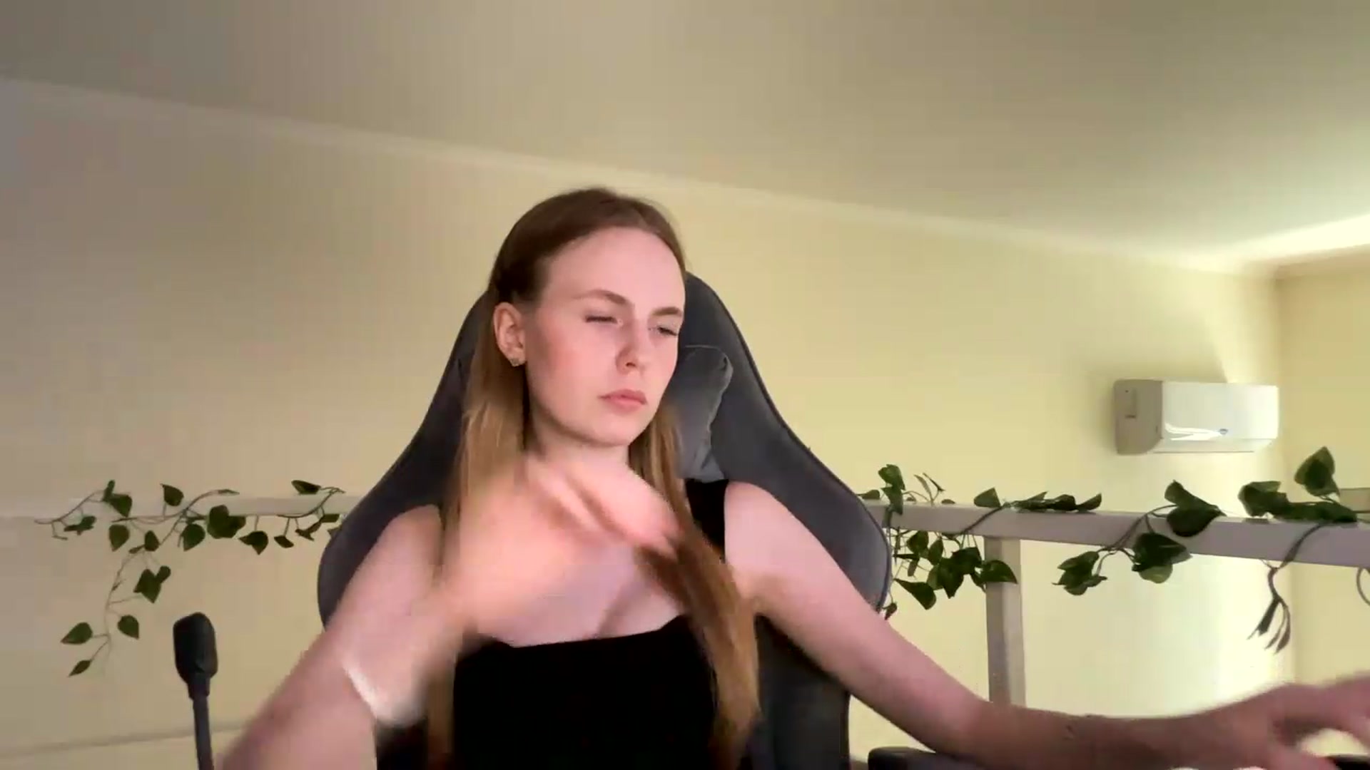 Gallery image thumbnail from SelinaMynx's myfreecams stream on, 06/29/2026, 13:28 image 19 of 20
