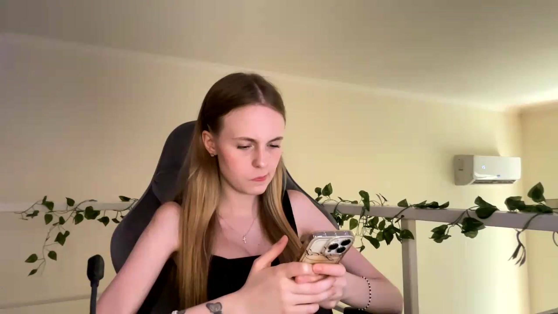 Gallery image thumbnail from SelinaMynx's myfreecams stream on, 06/29/2026, 13:28 image 2 of 20