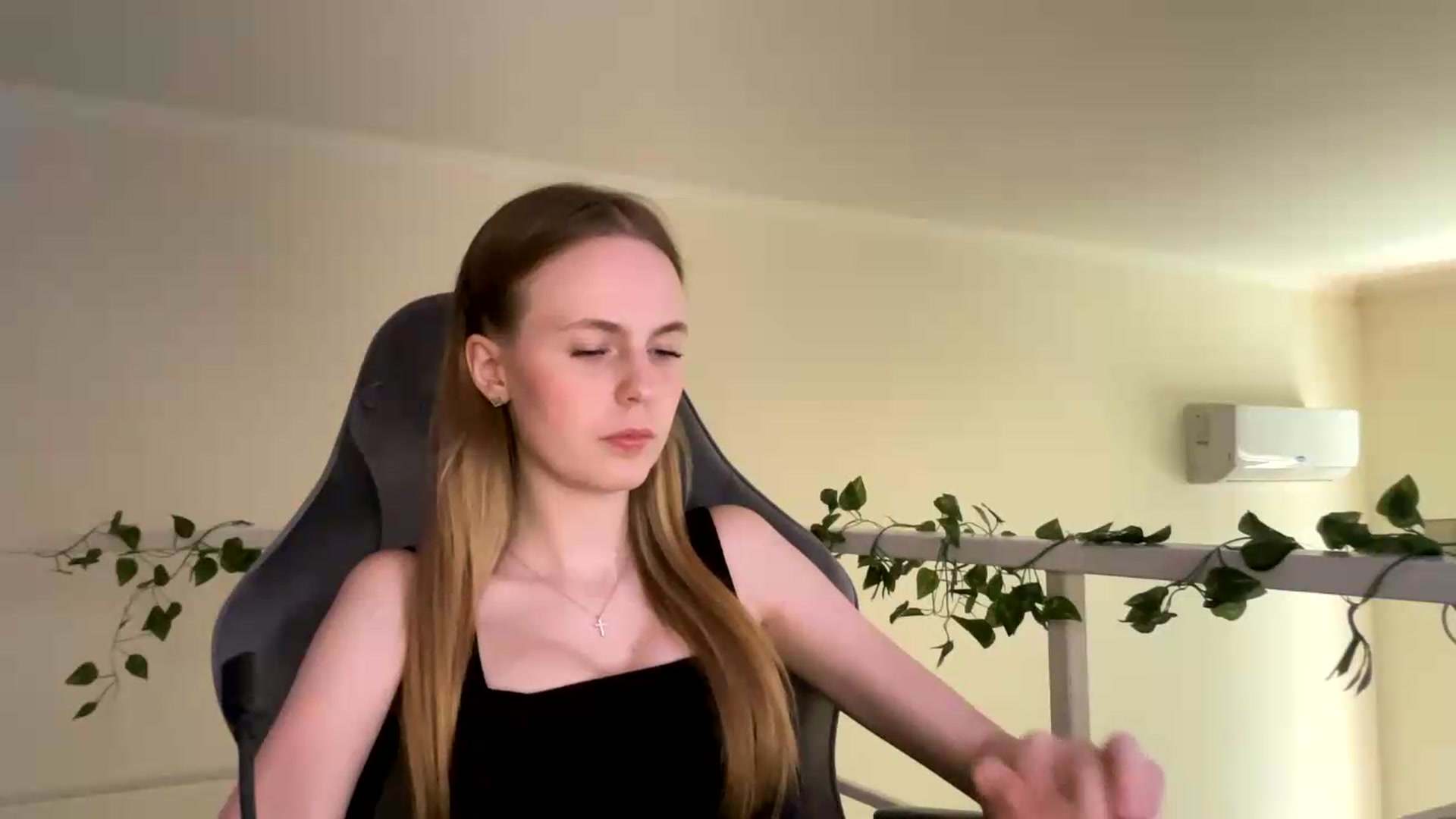 Gallery image thumbnail from SelinaMynx's myfreecams stream on, 06/29/2026, 13:28 image 9 of 20
