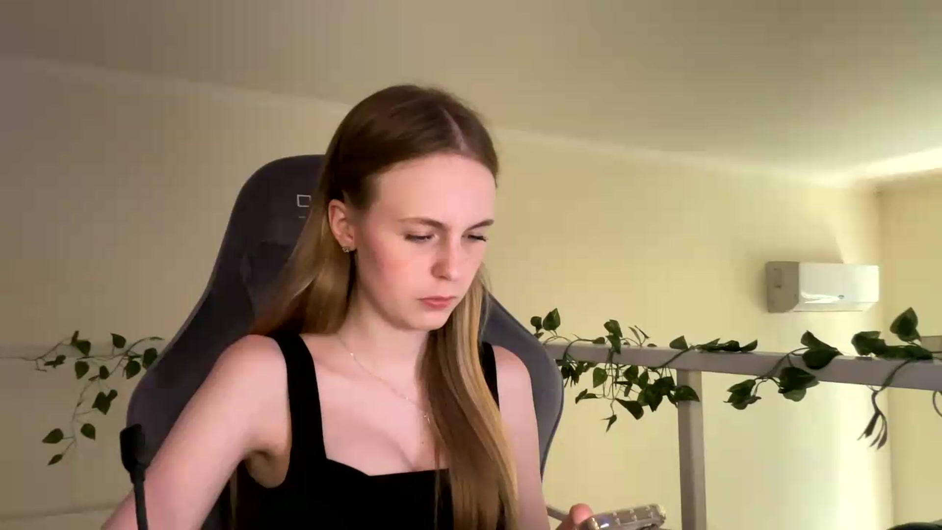 Gallery image thumbnail from SelinaMynx's myfreecams stream on, 06/29/2026, 13:59 image 3 of 20