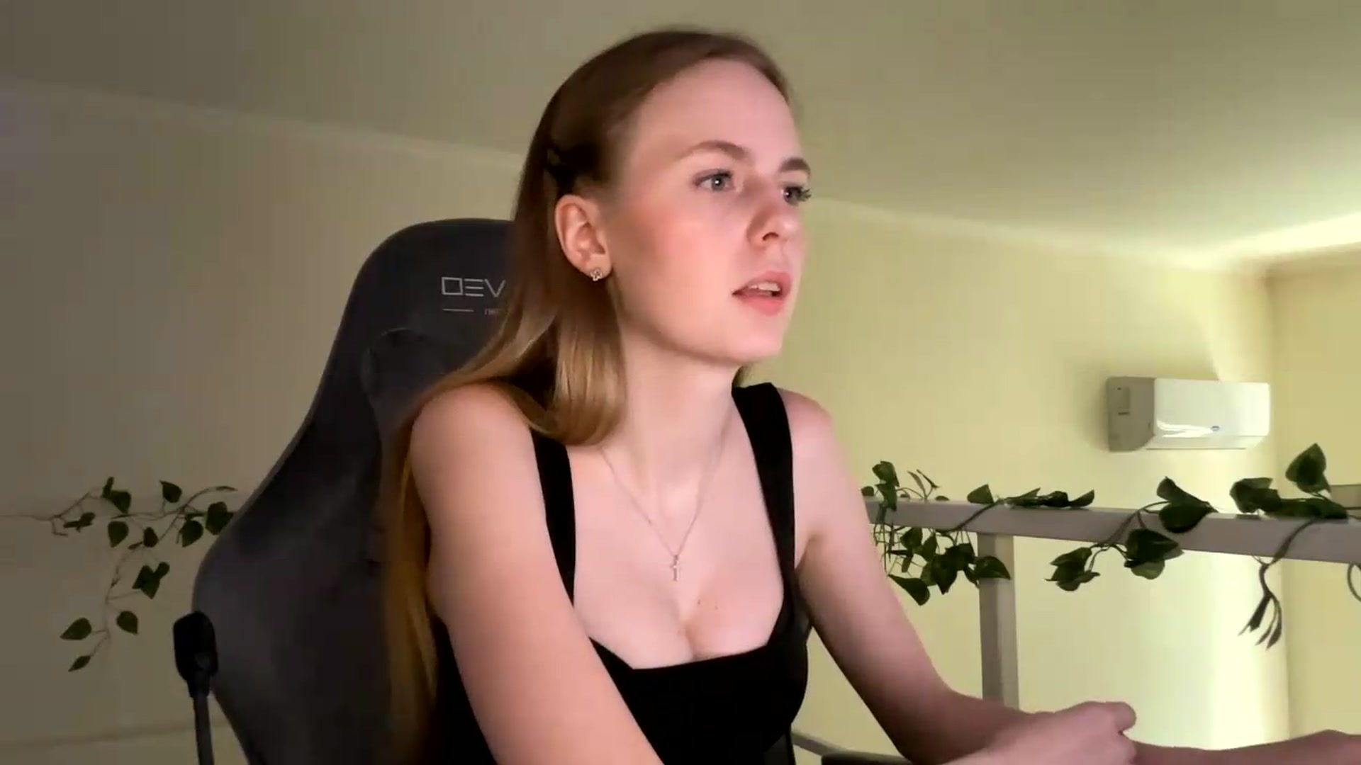 Gallery image thumbnail from SelinaMynx's myfreecams stream on, 06/29/2026, 13:59 image 10 of 20