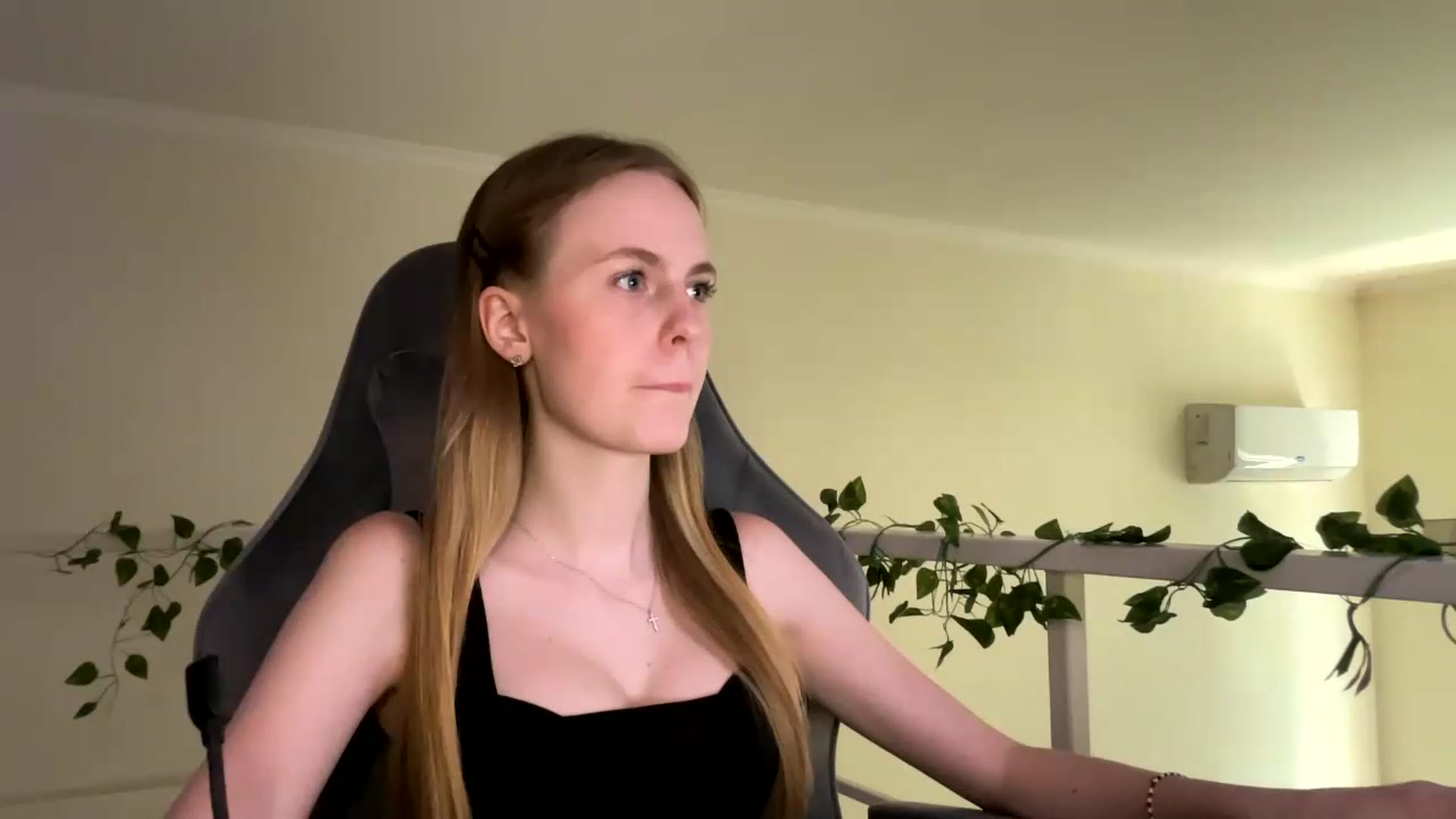 Gallery image thumbnail from SelinaMynx's myfreecams stream on, 06/29/2026, 13:59 image 6 of 20