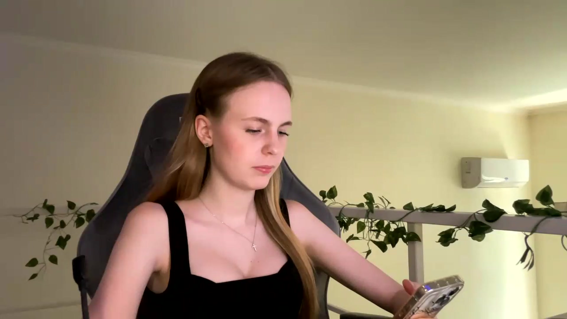 Gallery image thumbnail from SelinaMynx's myfreecams stream on, 06/29/2026, 13:59 image 5 of 20