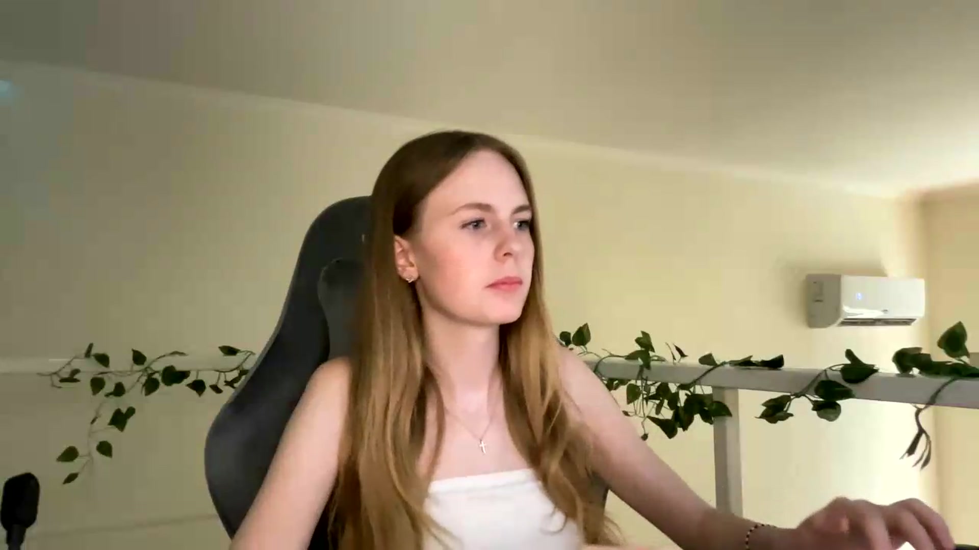 Gallery image thumbnail from SelinaMynx's myfreecams stream on, 06/30/2026, 14:01 image 5 of 20