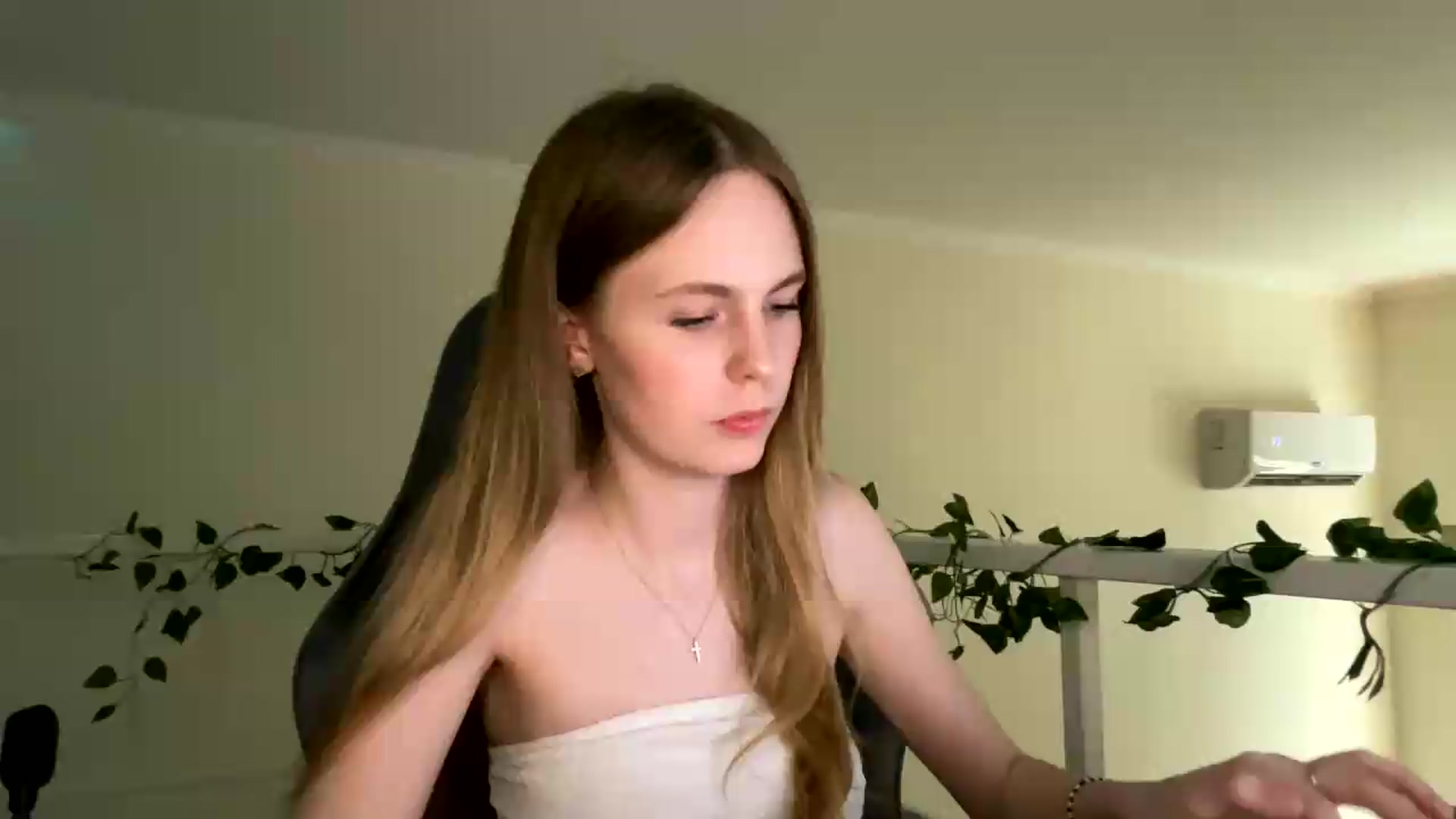 Gallery image thumbnail from SelinaMynx's myfreecams stream on, 06/30/2026, 14:01 image 19 of 20