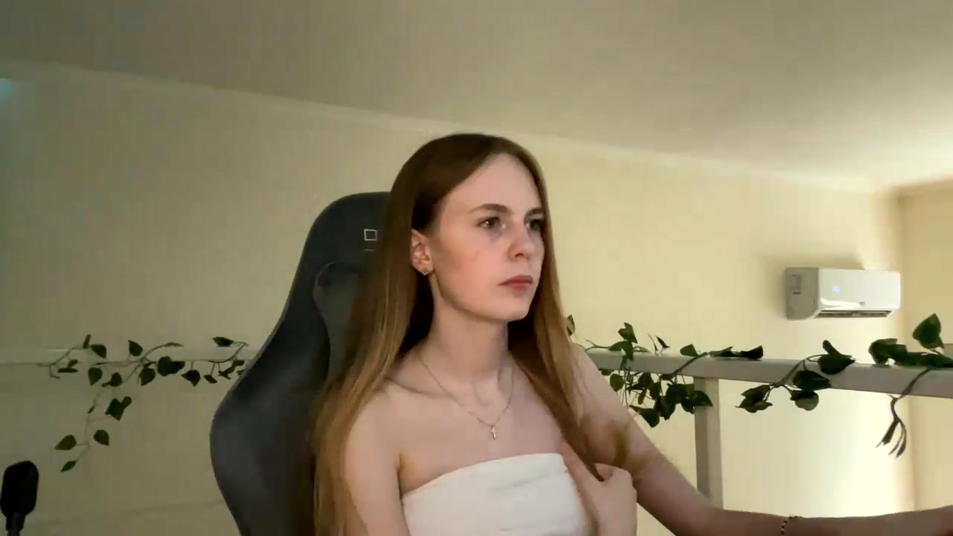 Gallery image thumbnail from SelinaMynx's myfreecams stream on, 06/30/2026, 14:01 image 9 of 20