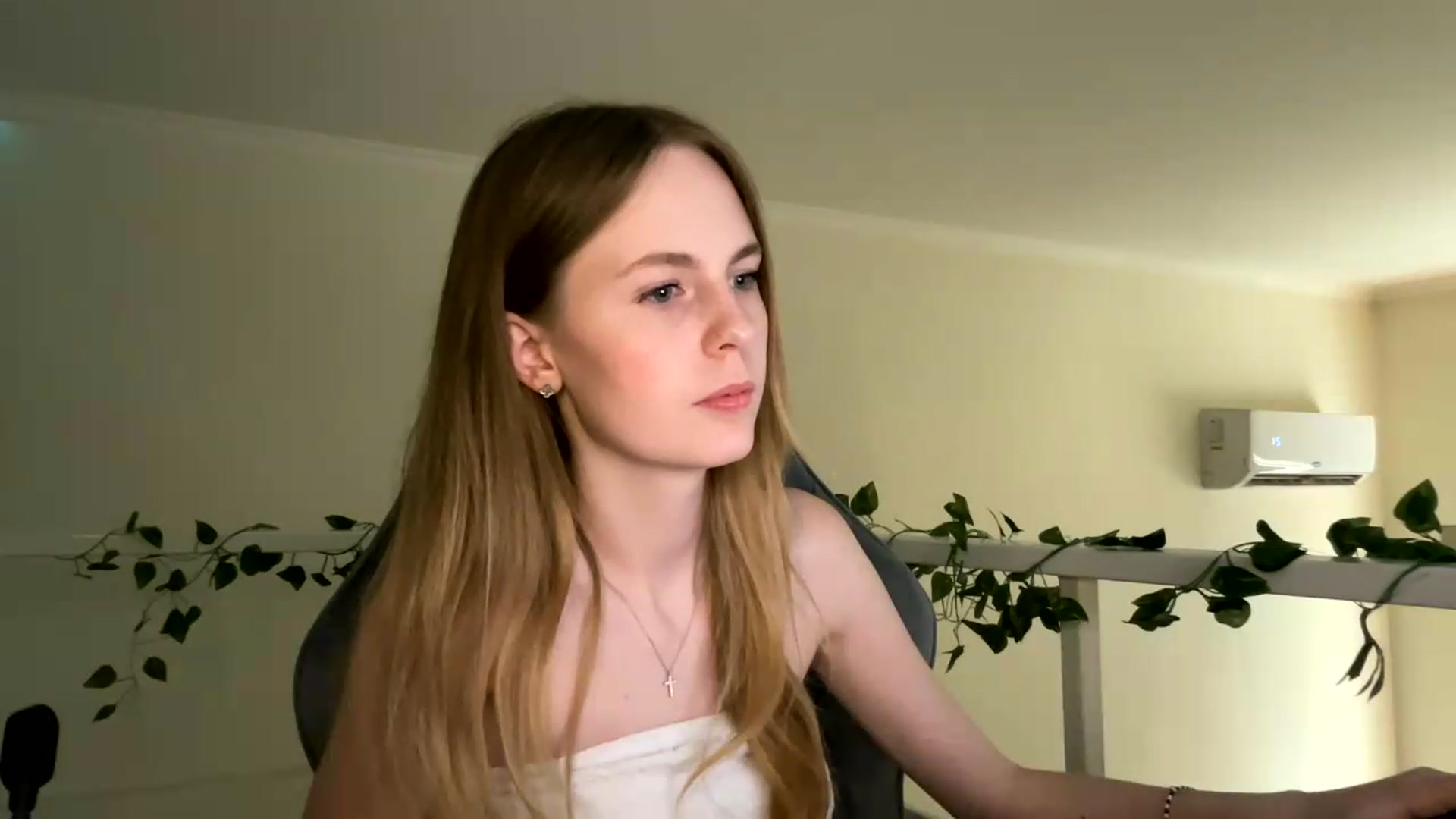 Gallery image thumbnail from SelinaMynx's myfreecams stream on, 06/30/2026, 14:01 image 16 of 20