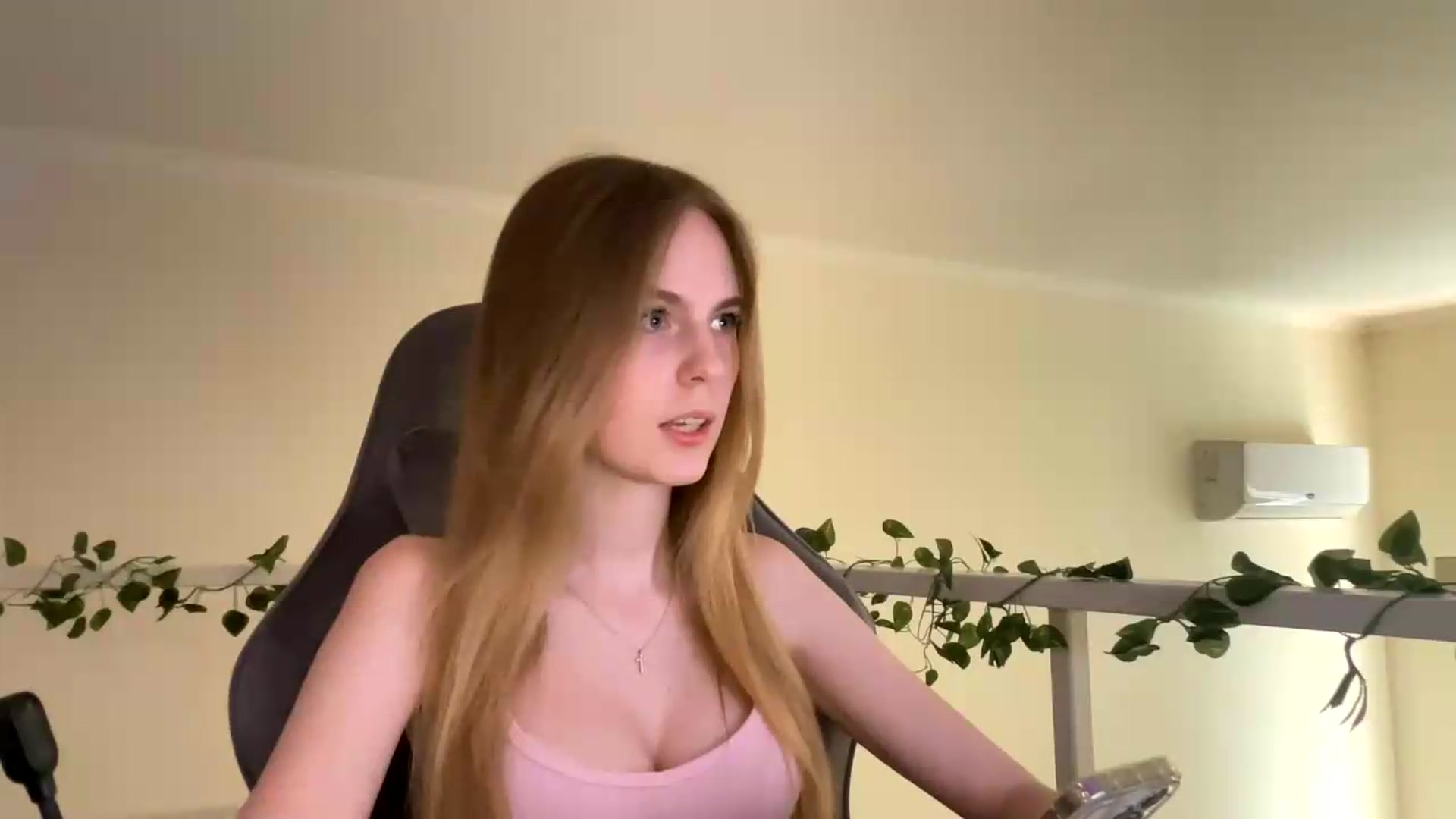 Gallery image thumbnail from SelinaMynx's myfreecams stream on, 07/01/2026, 11:23 image 4 of 20