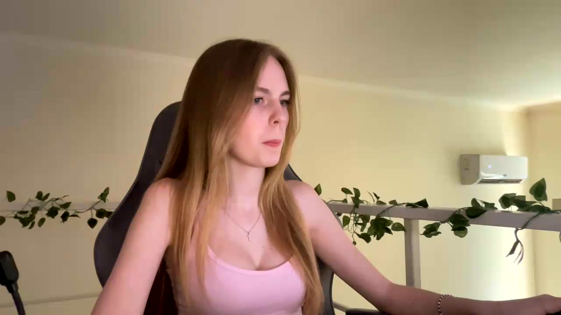 Gallery image thumbnail from SelinaMynx's myfreecams stream on, 07/01/2026, 12:32 image 3 of 20