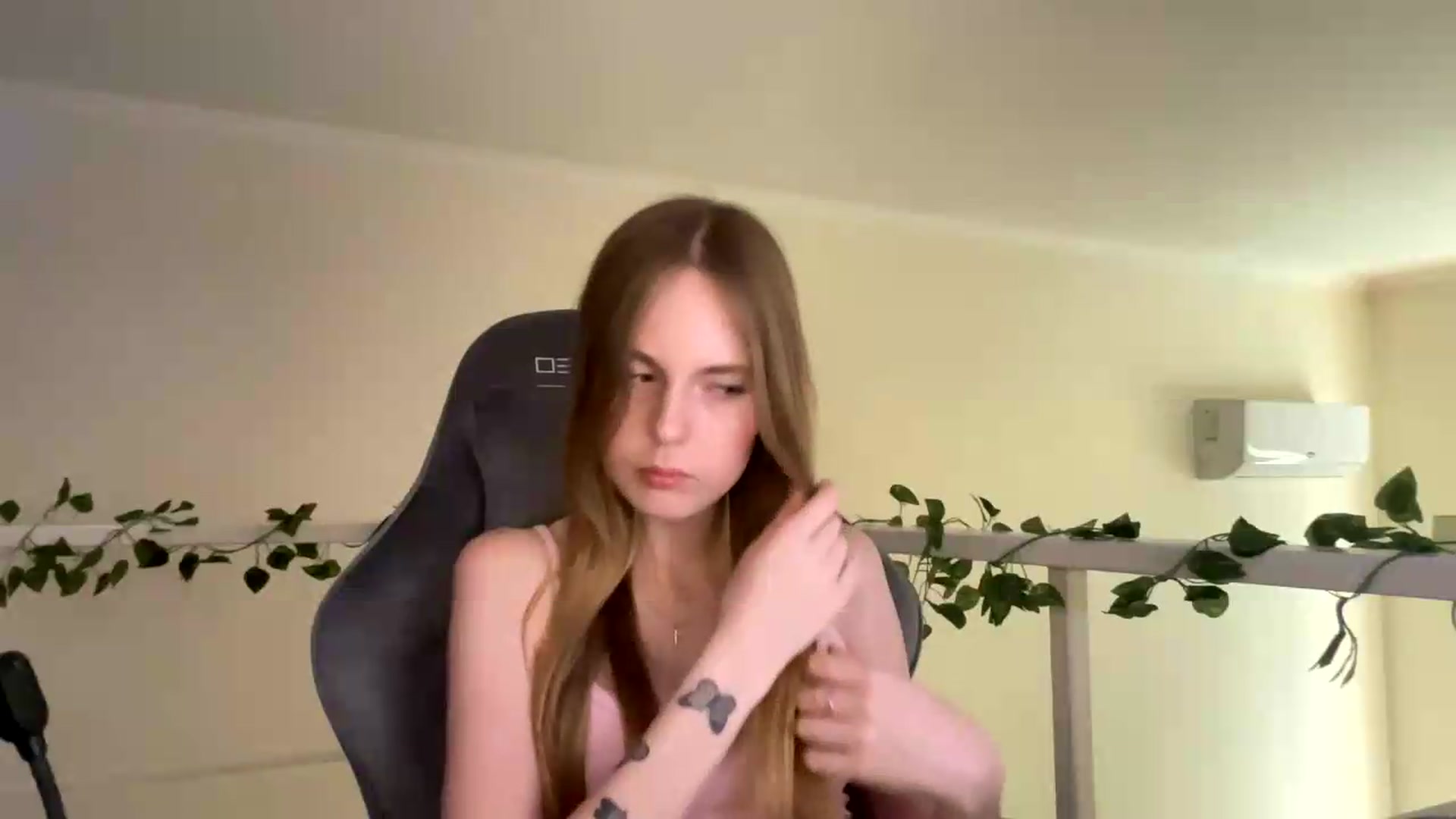 Gallery image thumbnail from SelinaMynx's myfreecams stream on, 07/01/2026, 13:31 image 14 of 20