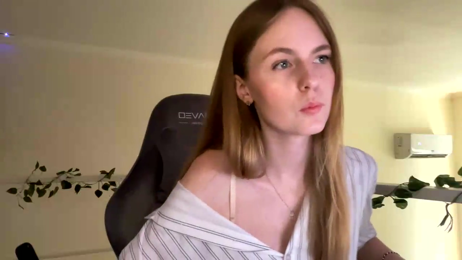 Gallery image thumbnail from SelinaMynx's myfreecams stream on, 07/02/2026, 12:17 image 11 of 20