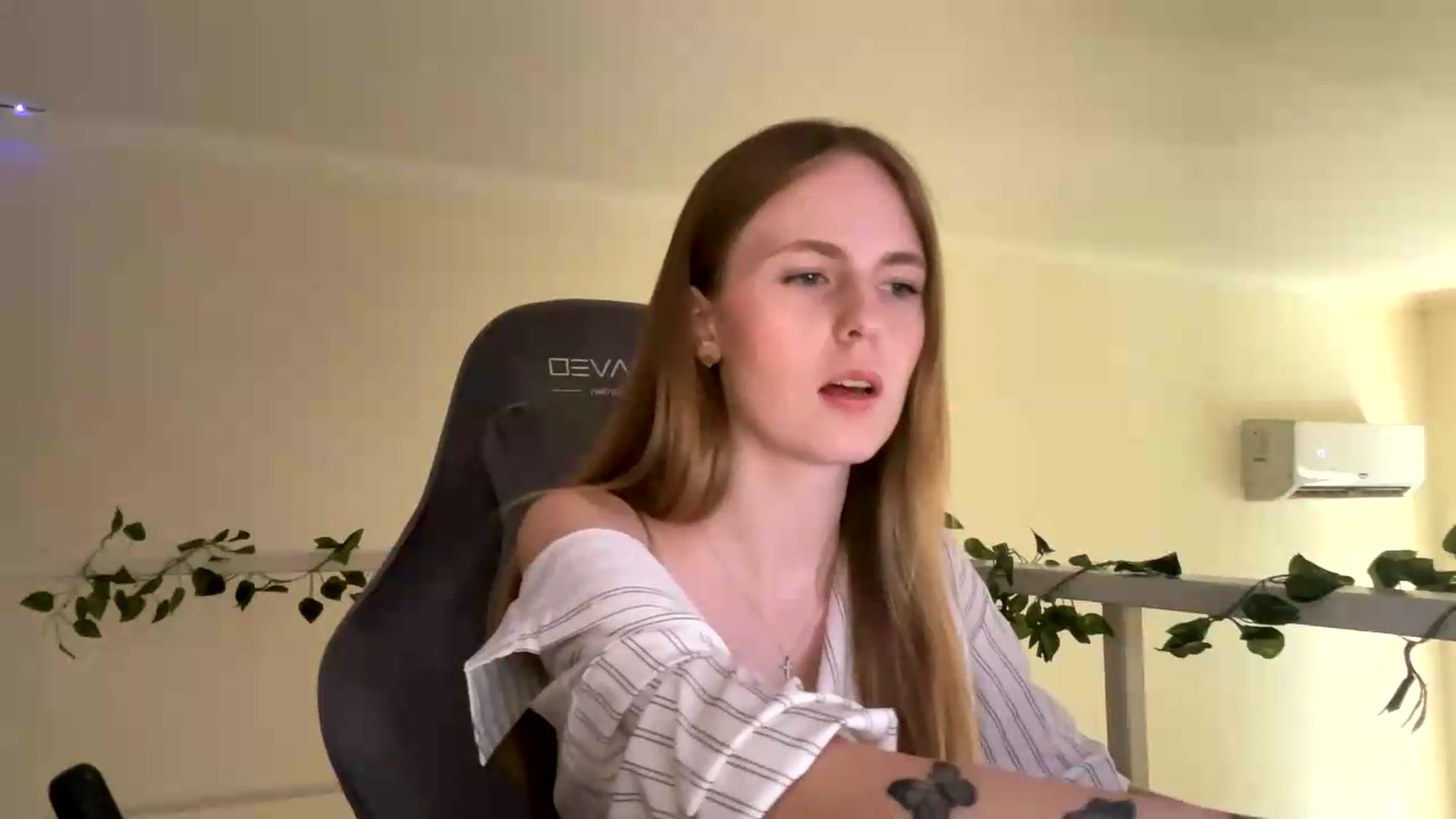 Gallery image thumbnail from SelinaMynx's myfreecams stream on, 07/02/2026, 12:17 image 10 of 20