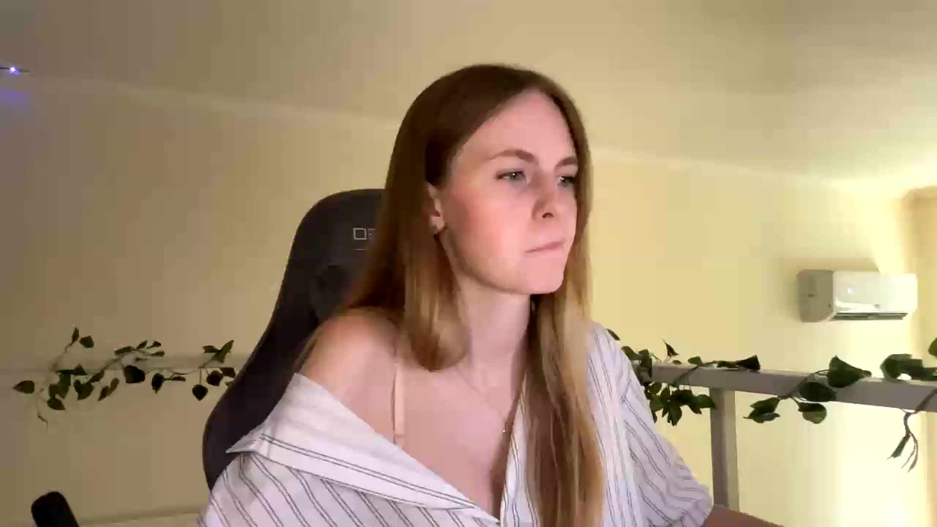 Gallery image thumbnail from SelinaMynx's myfreecams stream on, 07/02/2026, 12:17 image 13 of 20