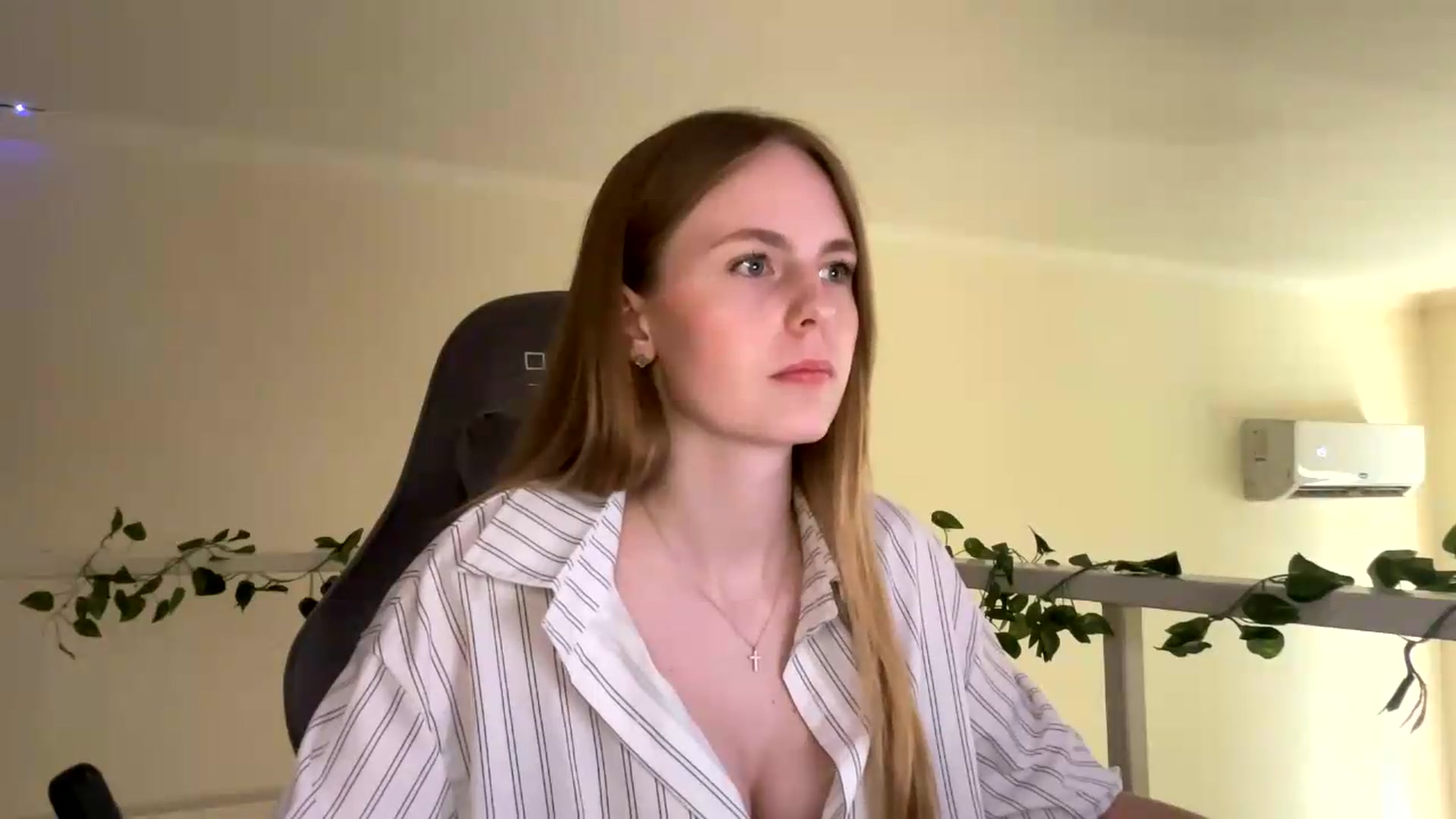 Gallery image thumbnail from SelinaMynx's myfreecams stream on, 07/02/2026, 12:17 image 17 of 20