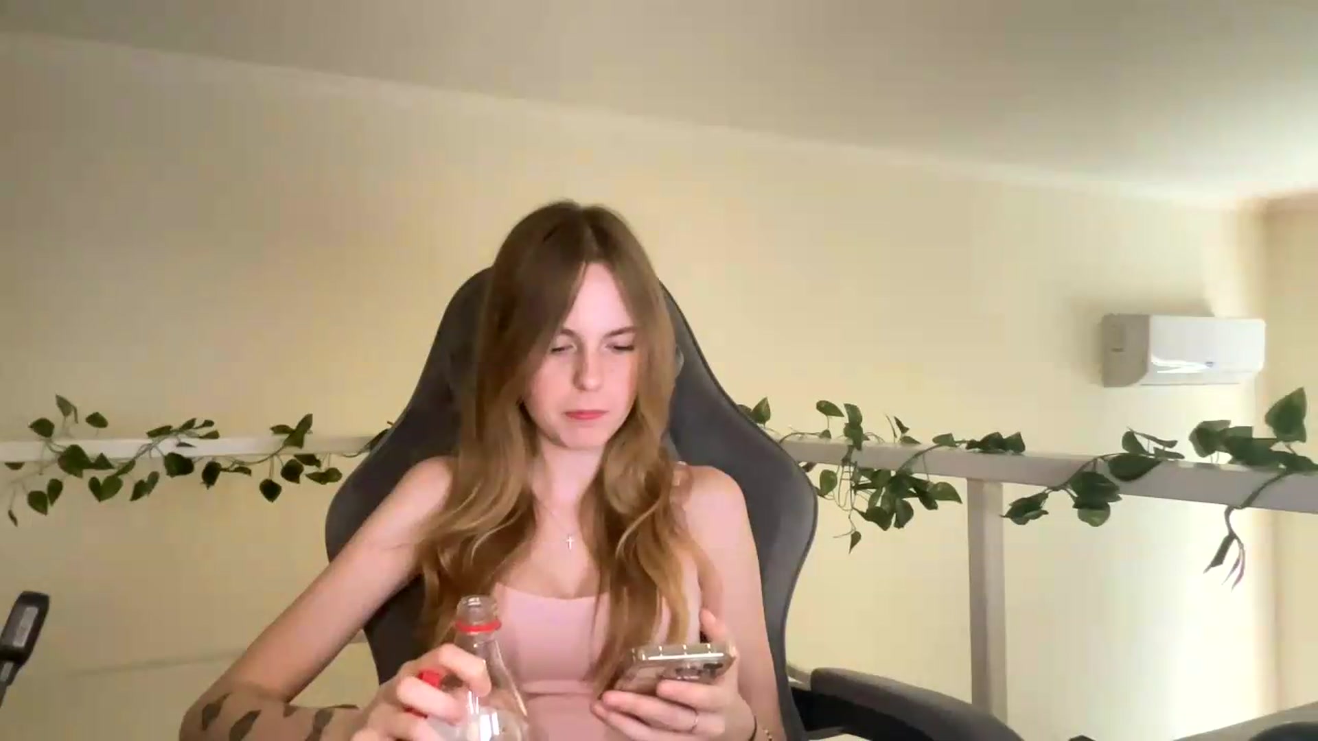 Gallery image thumbnail from SelinaMynx's myfreecams stream on, 07/03/2026, 14:00 image 12 of 20