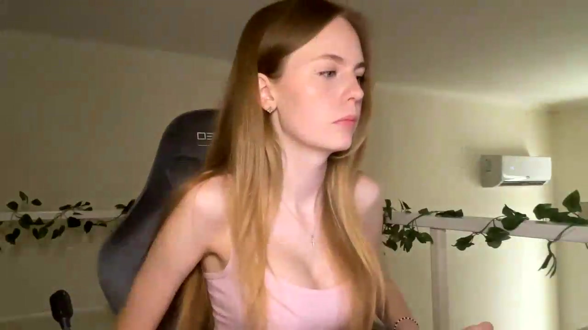 Gallery image thumbnail from SelinaMynx's myfreecams stream on, 07/04/2026, 09:07 image 8 of 20