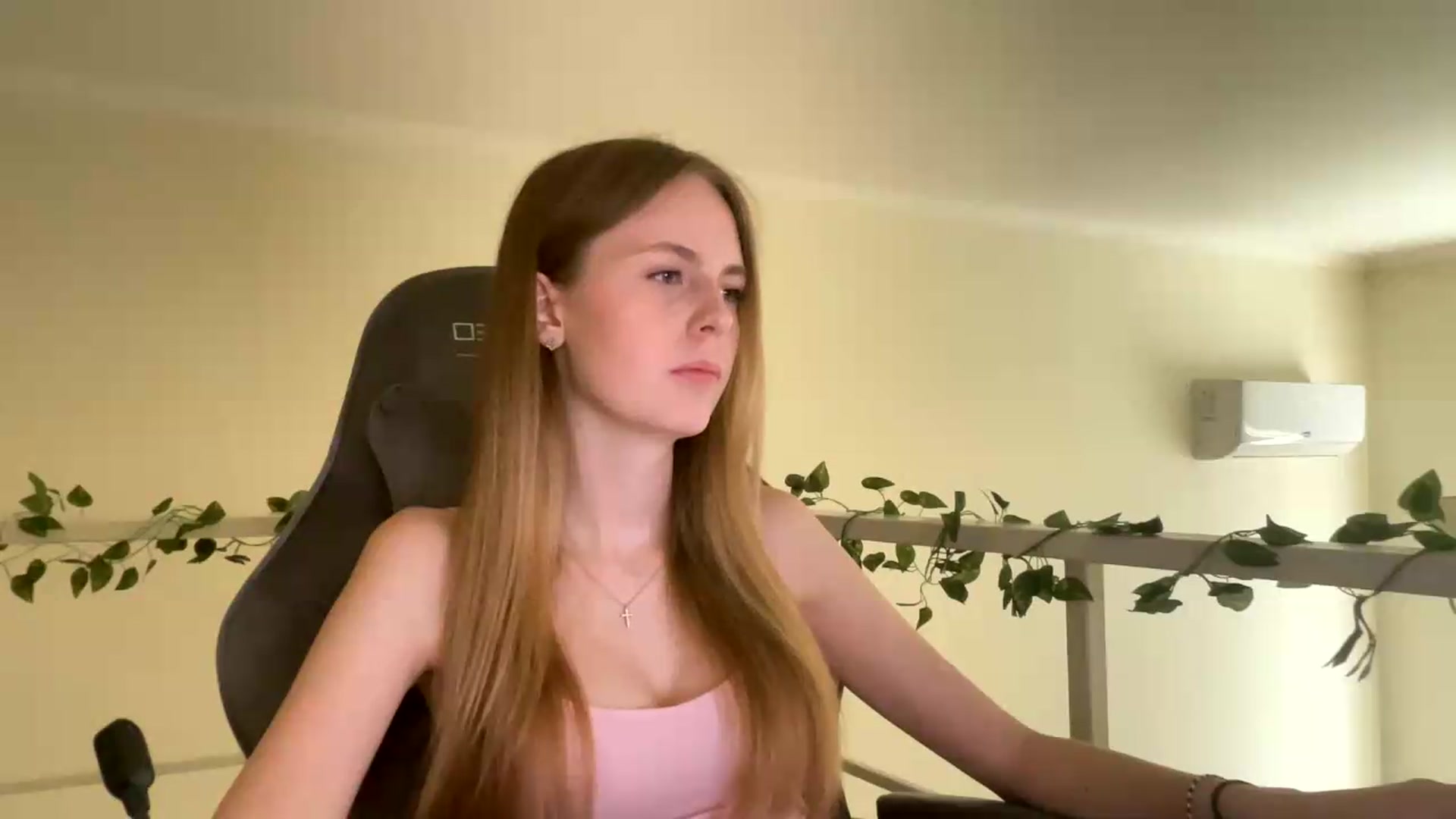 Gallery image thumbnail from SelinaMynx's myfreecams stream on, 07/04/2026, 09:40 image 4 of 20
