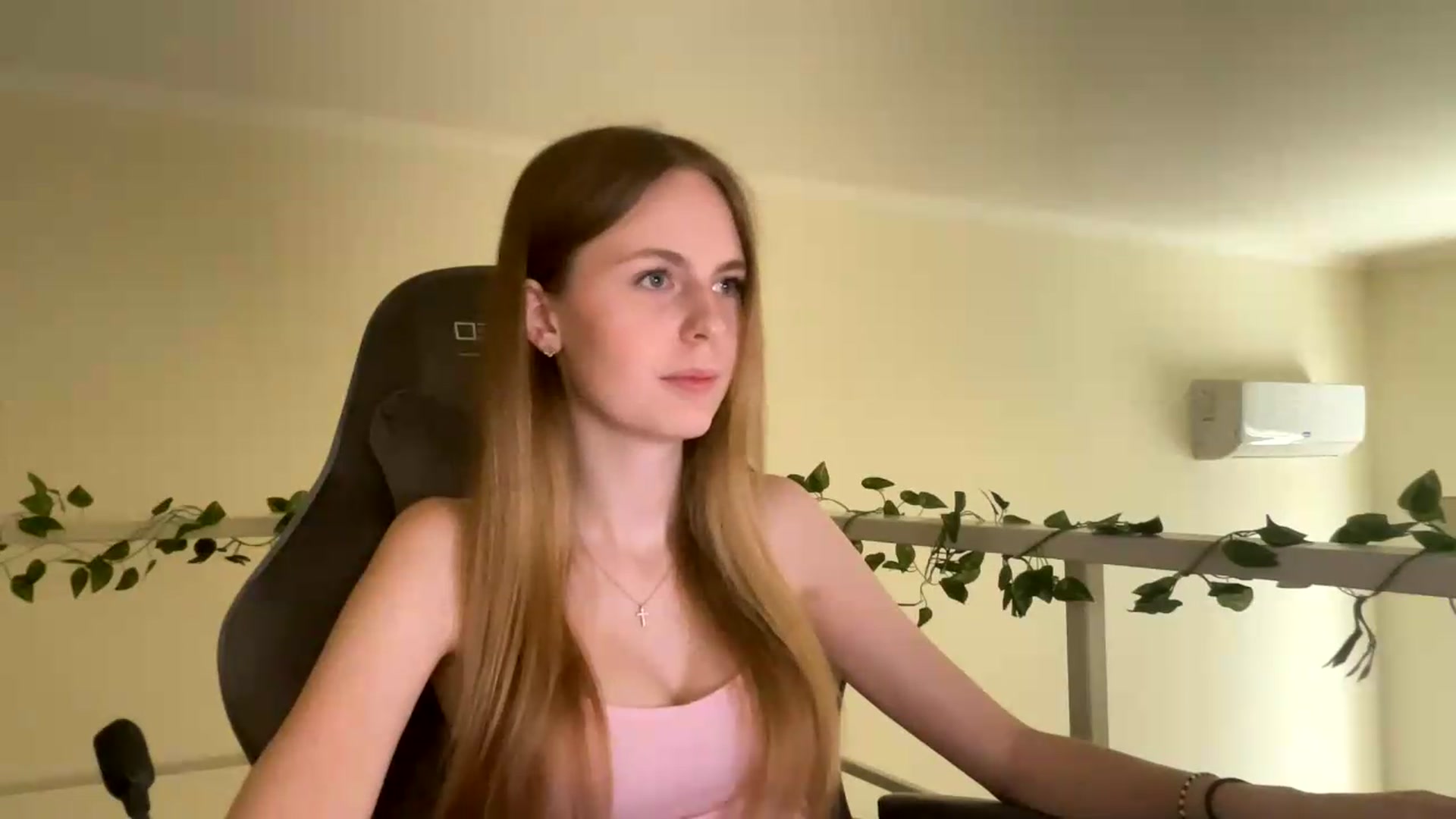 Gallery image thumbnail from SelinaMynx's myfreecams stream on, 07/04/2026, 09:40 image 2 of 20