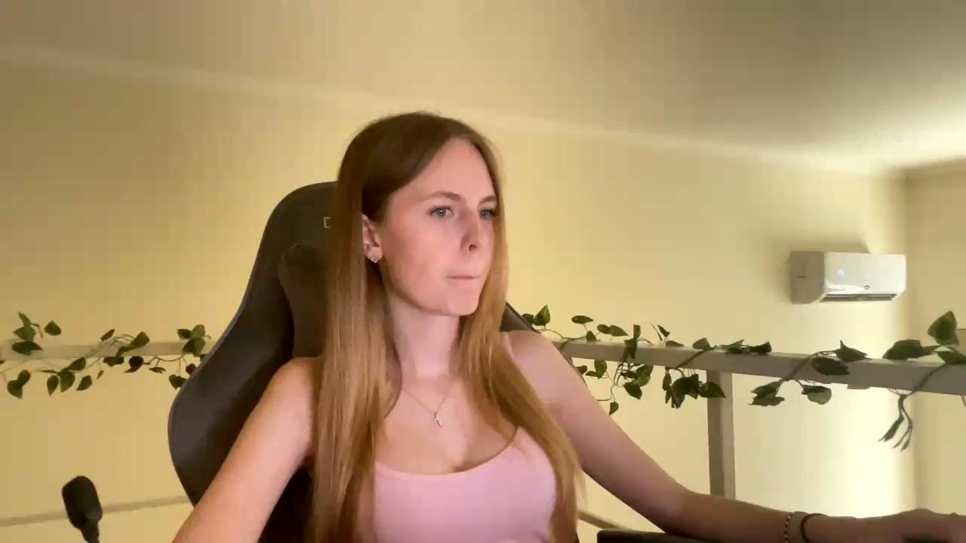 Gallery image thumbnail from SelinaMynx's myfreecams stream on, 07/04/2026, 09:40 image 14 of 20