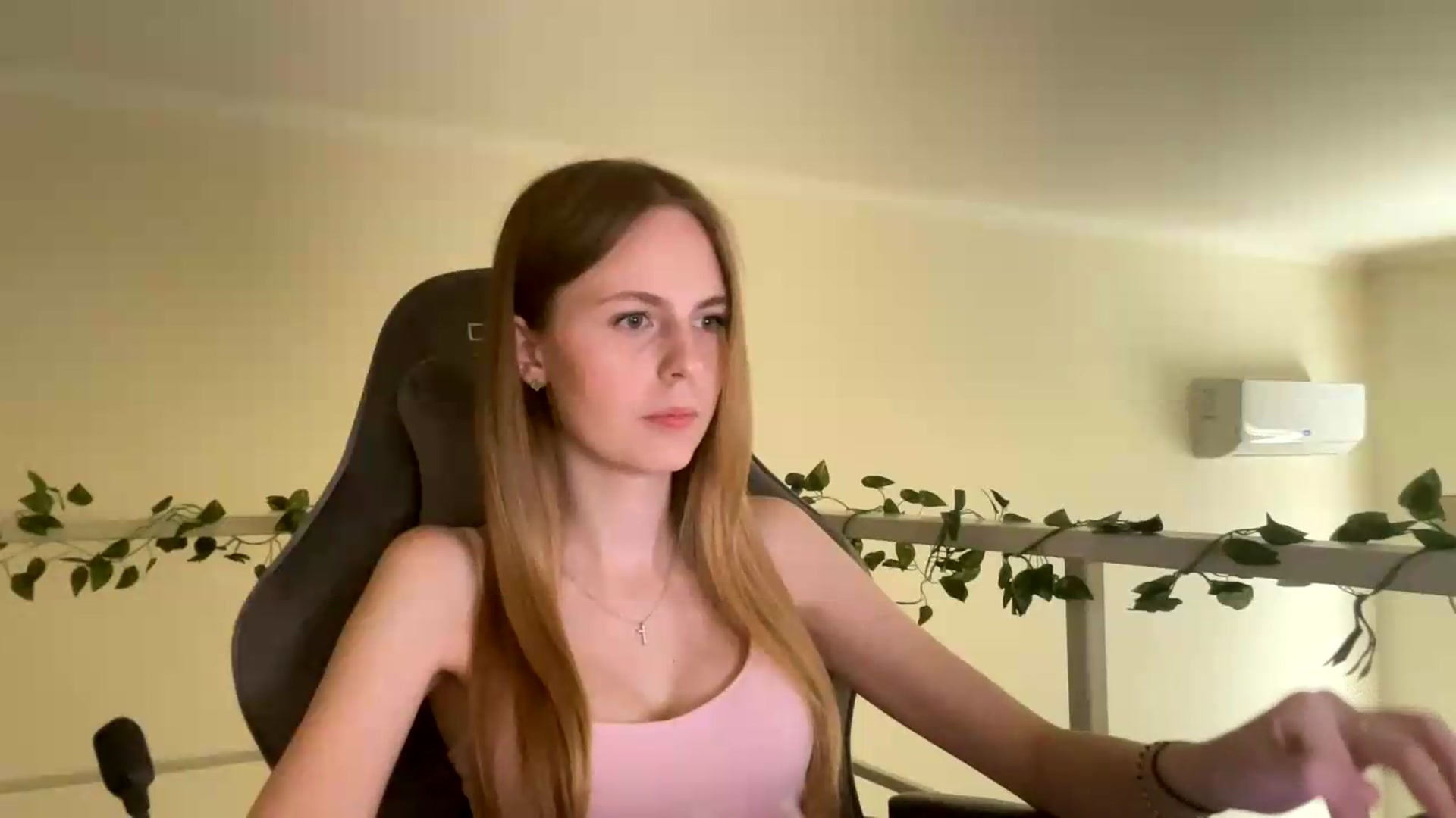 Gallery image thumbnail from SelinaMynx's myfreecams stream on, 07/04/2026, 09:40 image 11 of 20