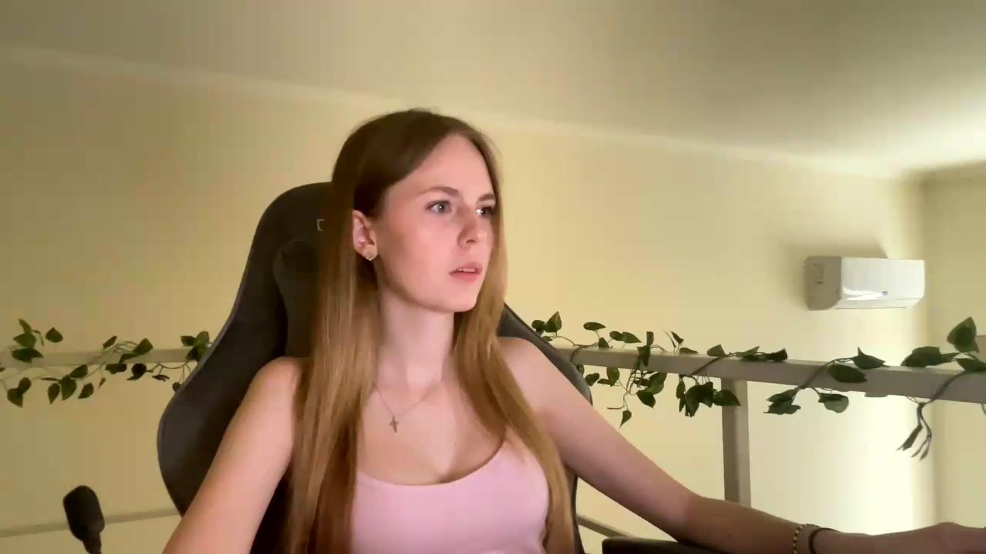 Gallery image thumbnail from SelinaMynx's myfreecams stream on, 07/04/2026, 09:40 image 12 of 20