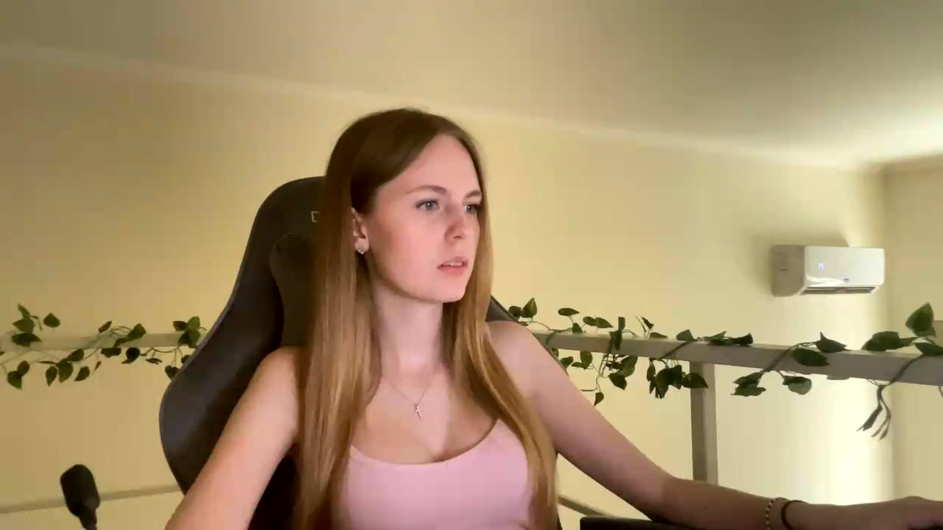 Gallery image thumbnail from SelinaMynx's myfreecams stream on, 07/04/2026, 09:40 image 15 of 20