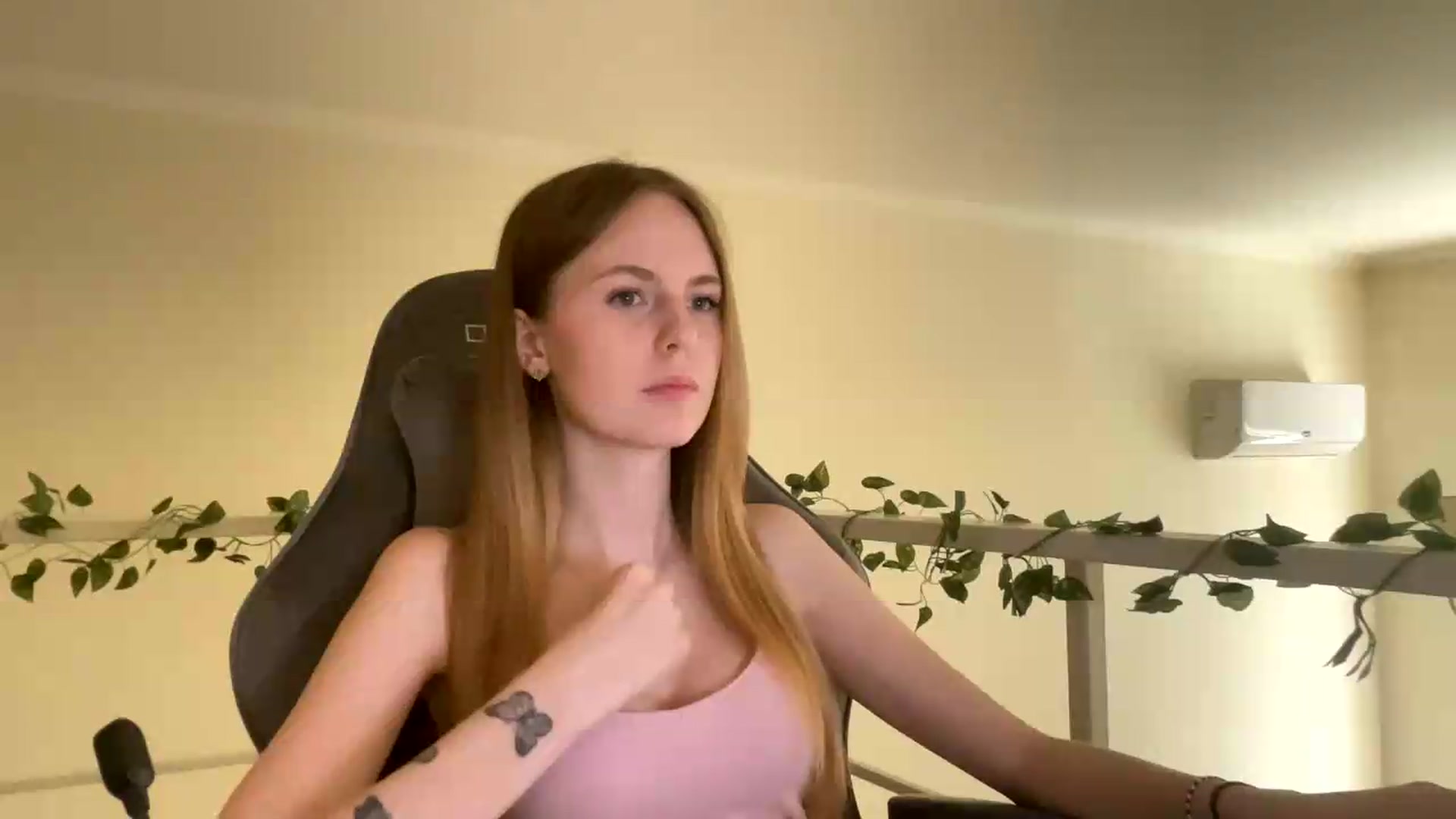 Gallery image thumbnail from SelinaMynx's myfreecams stream on, 07/04/2026, 09:40 image 7 of 20
